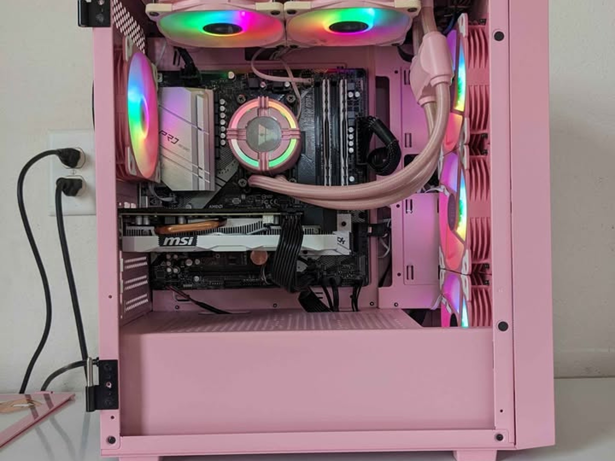 "The Pink PC" - RYZEN 7 4700G - RTX 2060 - 16GB DDR4-3000