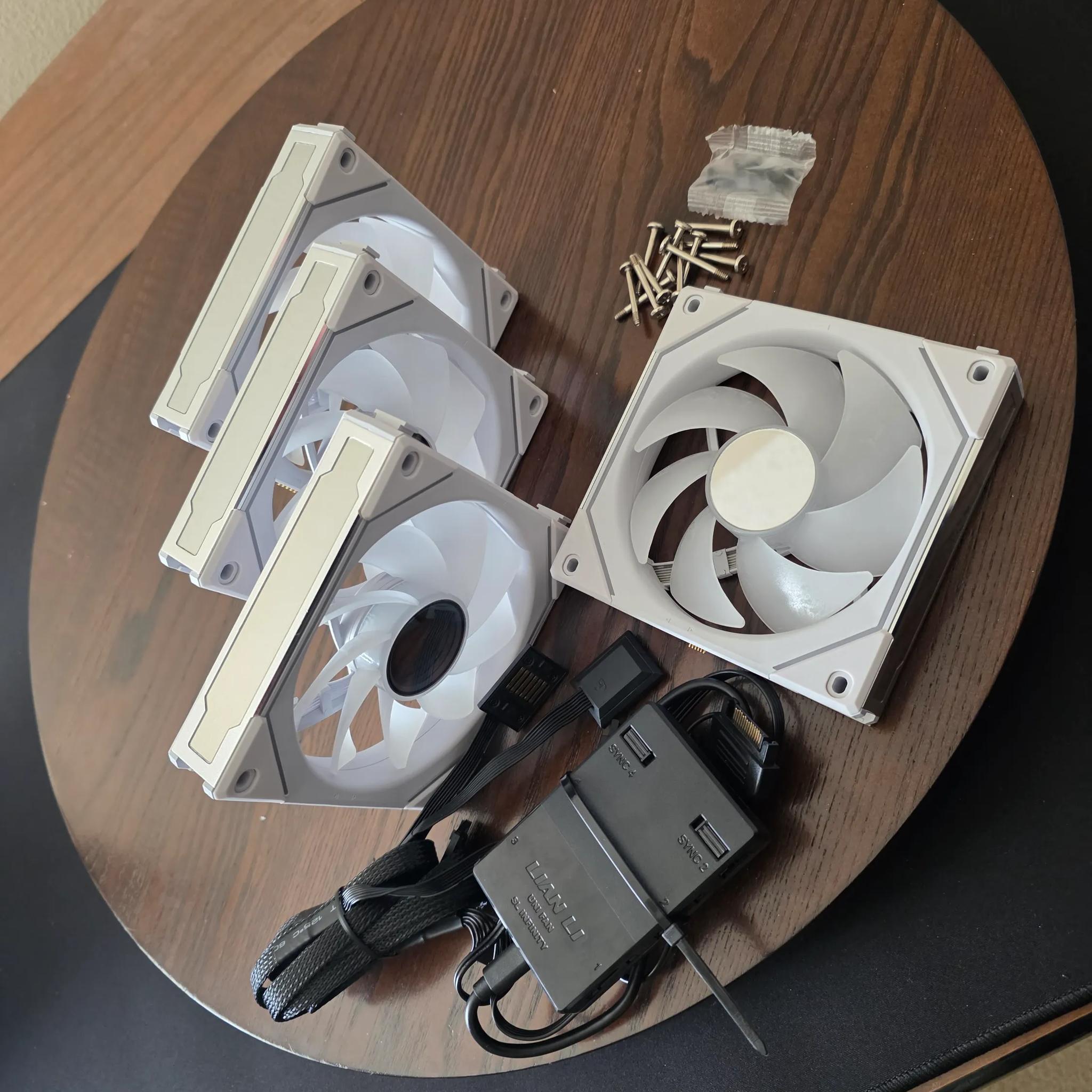 4X Lian Li UNI Fan SL Infinity 120mm Case Fans w/ Controller - 3 Reverse & 1 Standard Blade