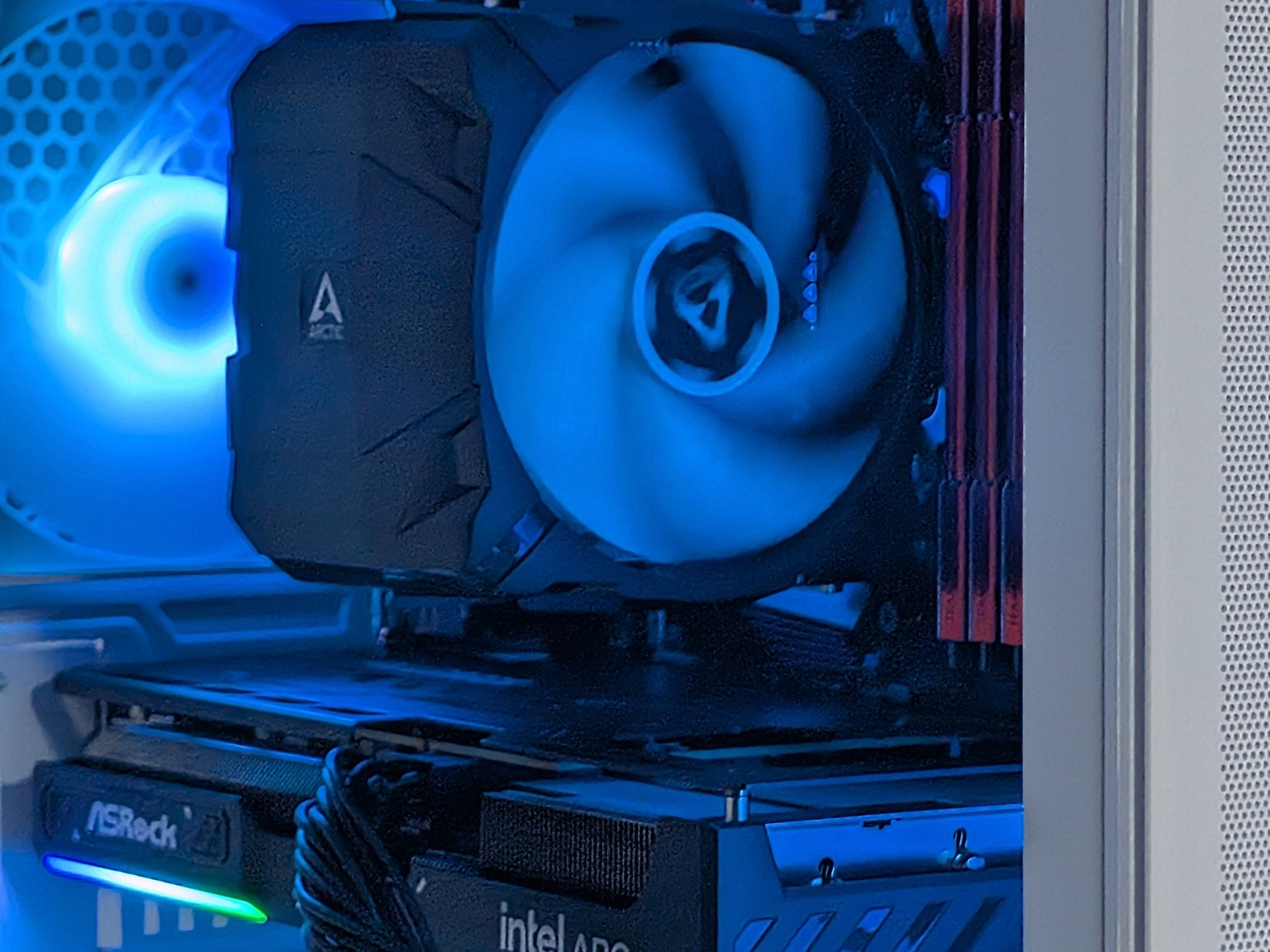 White Budget Gaming PC | Intel i3-12100F | Arc B570 10GB | 32GB RAM | 1TB NVMe SSD | RGB