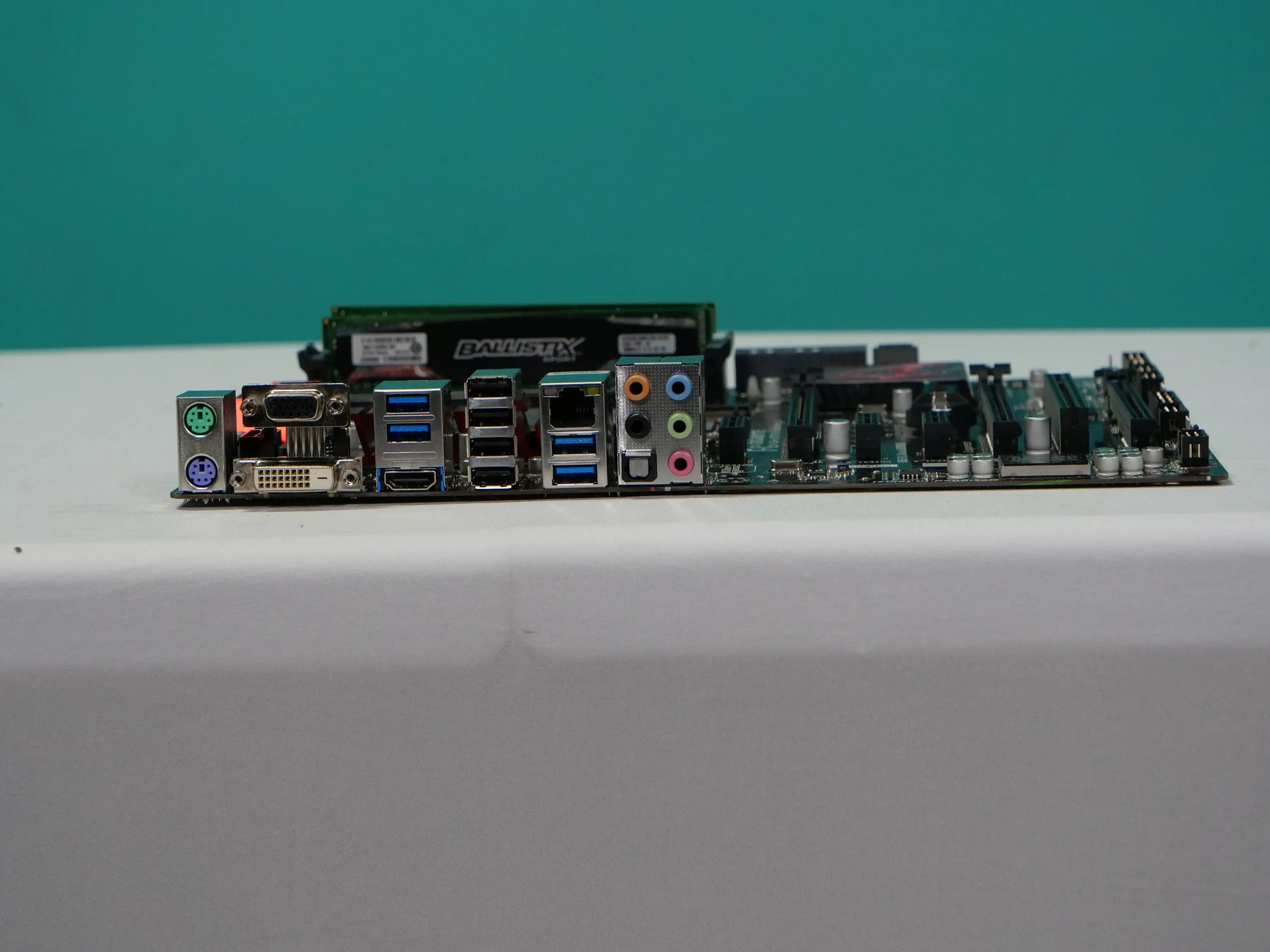 Gigabyte Z97 Motherboard Kit with i5-4690 & 16 gb ram. Free Shipping!