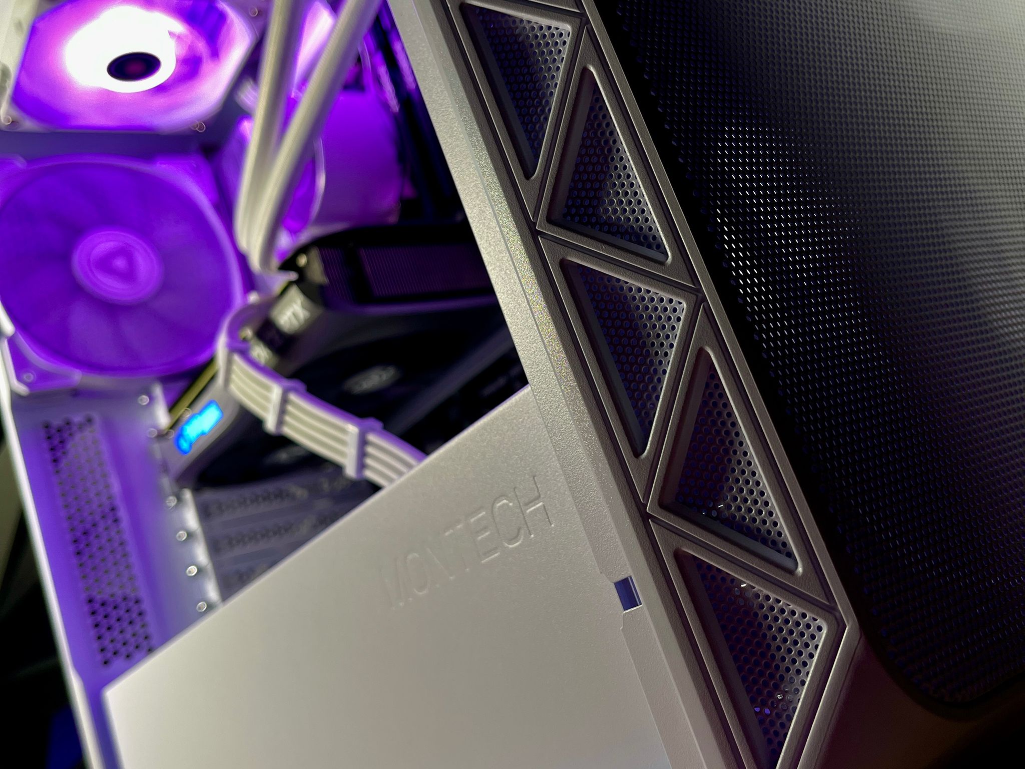 Gaming PC | RYZEN 7 7800X3D | RTX 4070 12GB | 32GB DDR5 6000 | 2TB GEN4 NVME