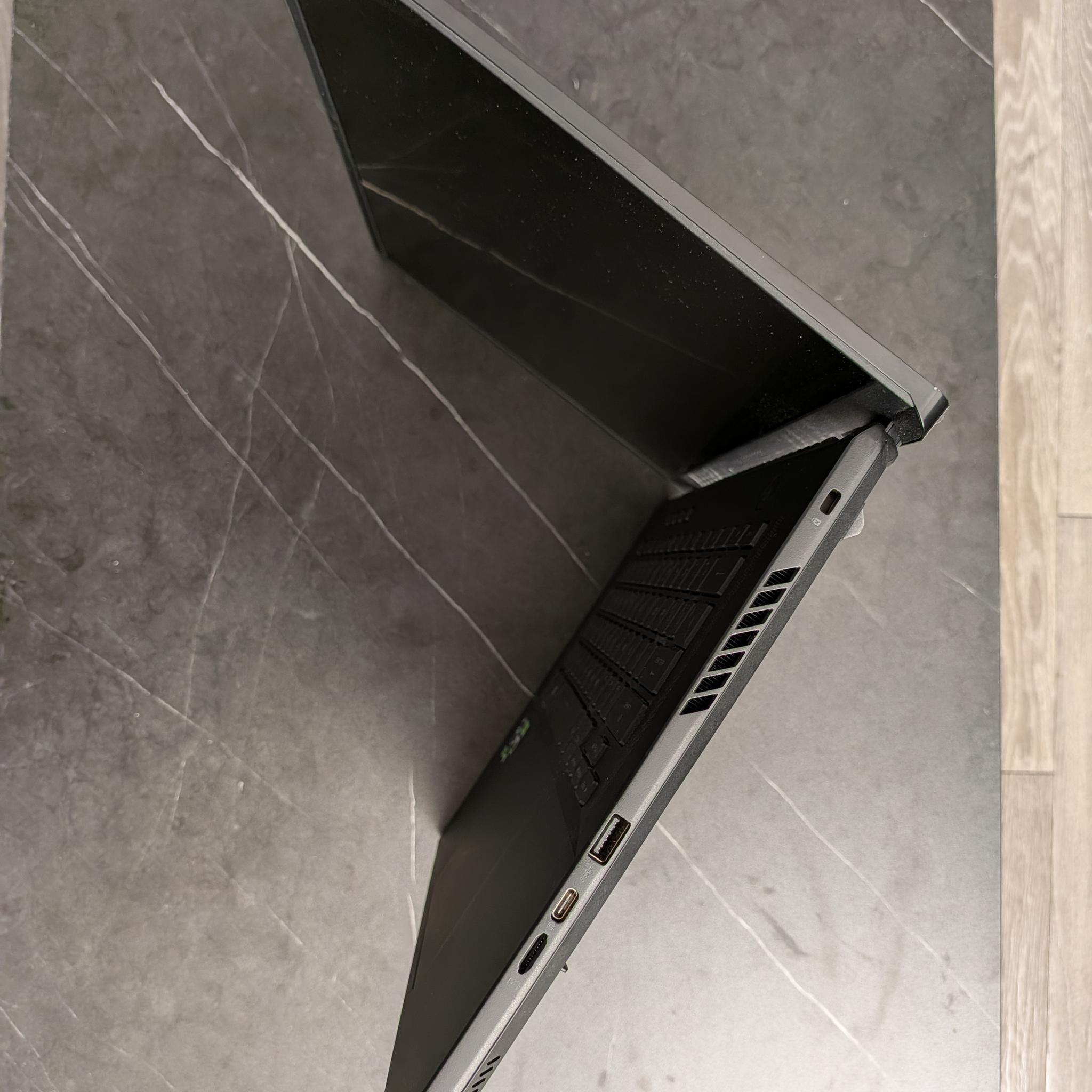 Asus Zephyrus M16 Anime Matrix, 4090, 64G RAM, 2T SSD