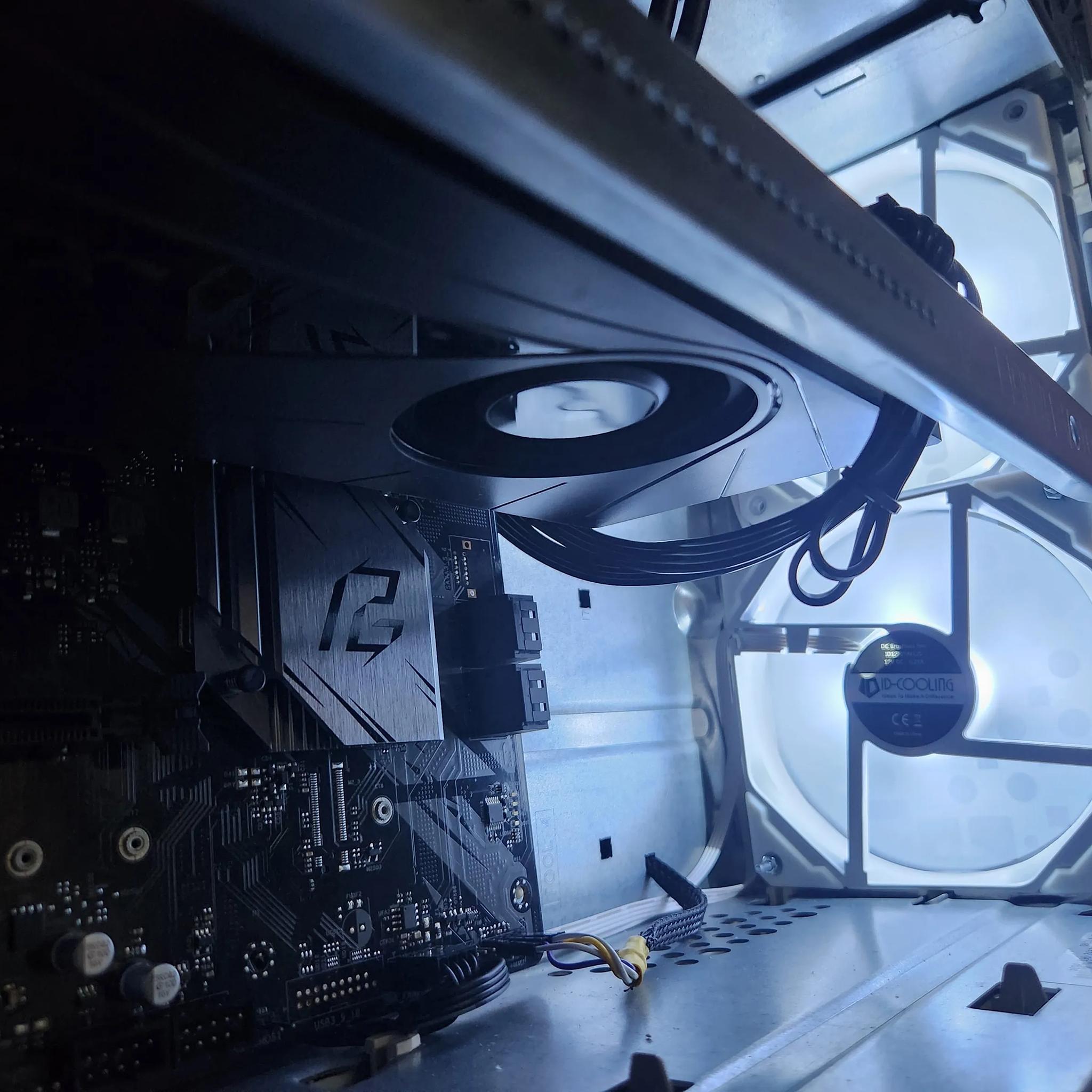 Sleeper Retro Gaming RIG Ryzen 5 / 32GB Ram/ 1TB SSD/ RTX 3070