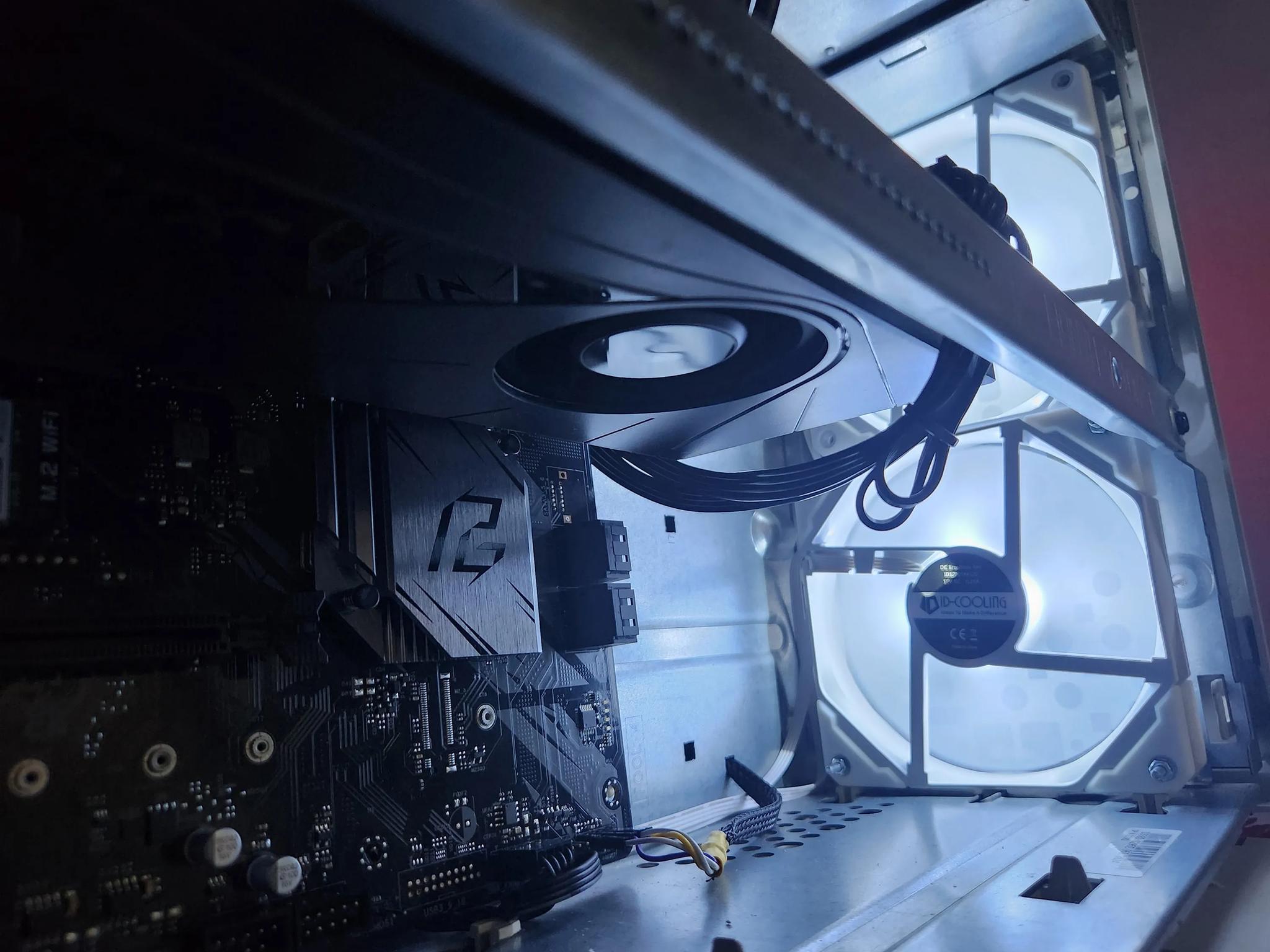 Sleeper Retro Gaming RIG Ryzen 5 / 32GB Ram/ 1TB SSD/ RTX 3070