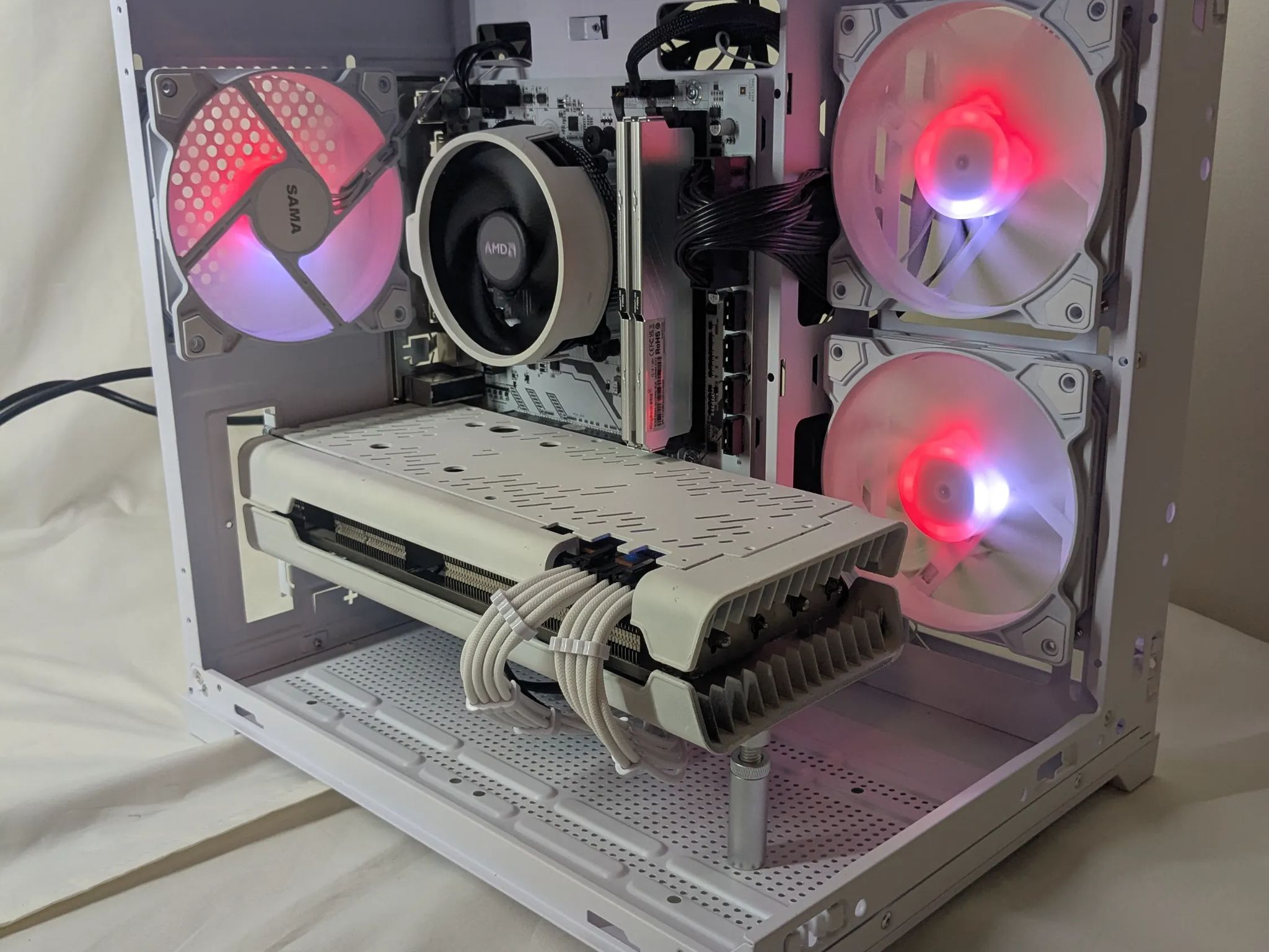 Ryzen 7 | RX 5700 | 16 GB RAM | Windows 11 home
