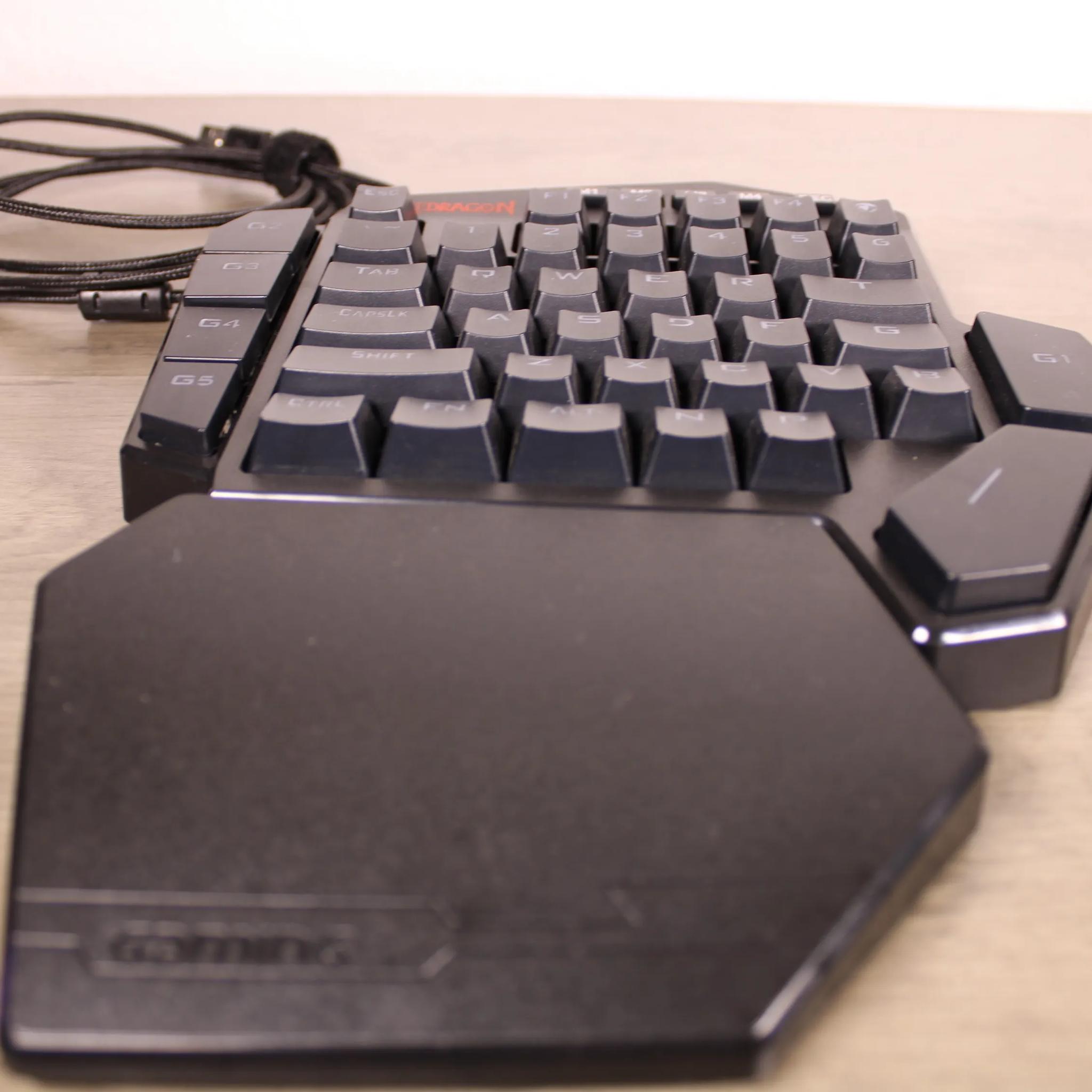 One-Handed Mechanical Keyboard | RGB | 7 Onboard Macro Keys | Wrist Rest | Redragon K585