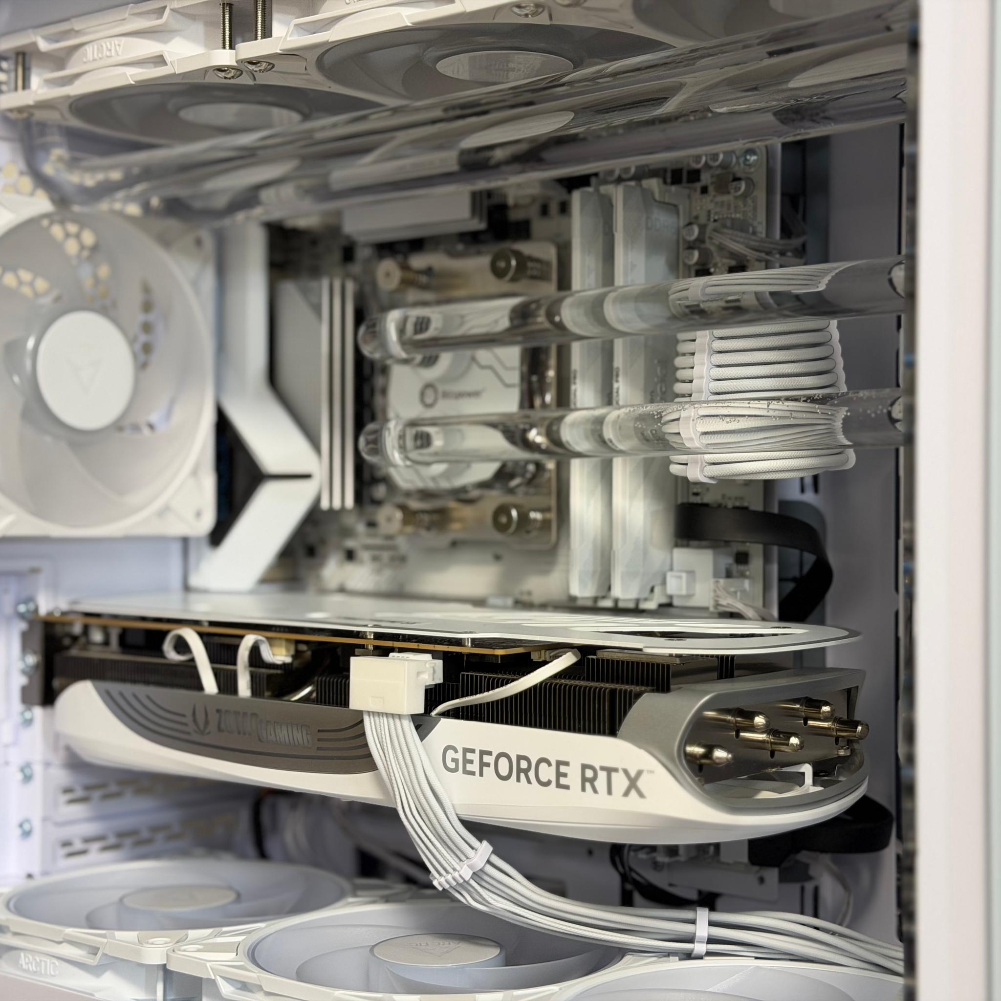 RTX 4080 | Ryzen 7 7800X3D | 32GB DDR5 | B850M | 2TB Gen4 SSD | 850W SFX Custom Loop