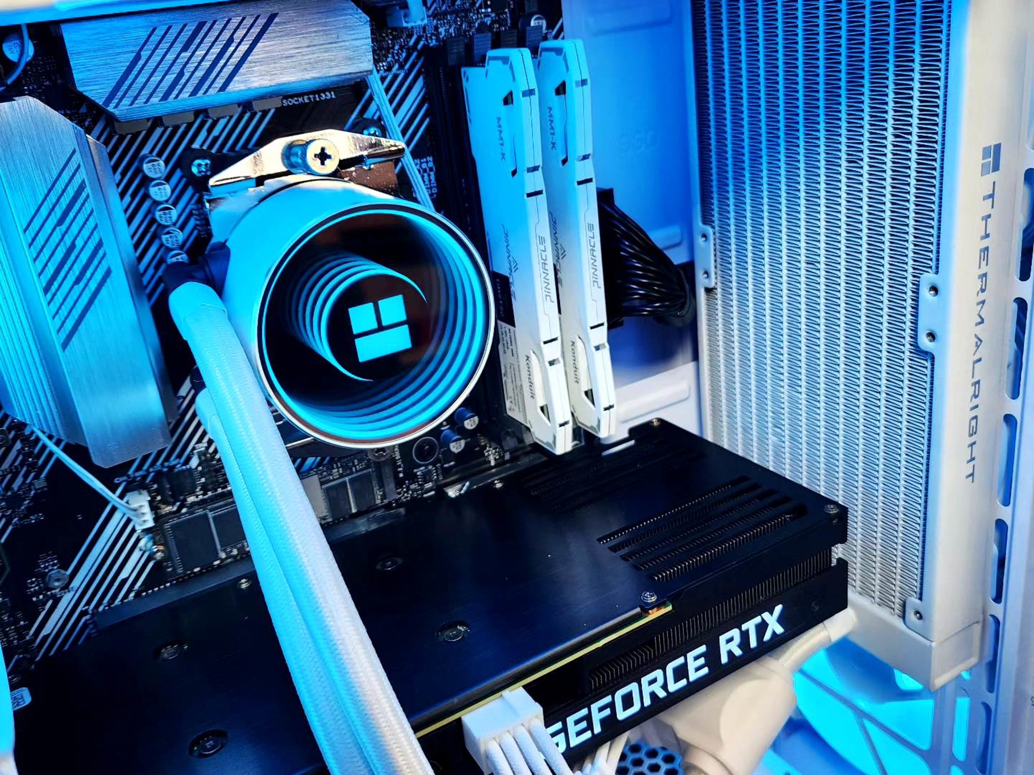 💙🤍💙 RTX 3070 // Ryzen 5 5600 // 16GB 3600MHz // 2TB NVMe Gen 3