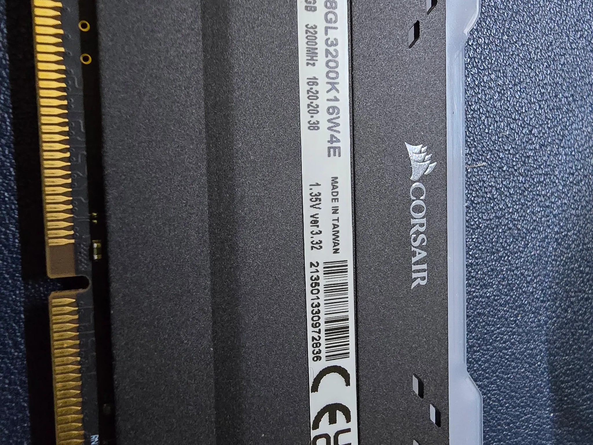 Corsair Vengeance RGB Pro DDR4 RAM 3200K - 4 x 8GB sticks