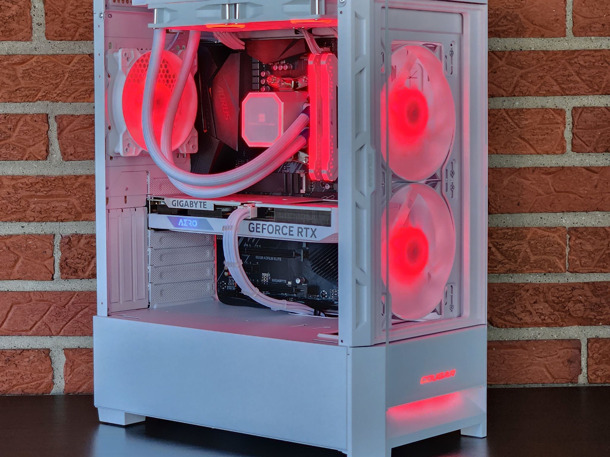 RTX 4060 // RYZEN 5 5500 // 240mm AIO // 16GB RAM // 1TB SSD
