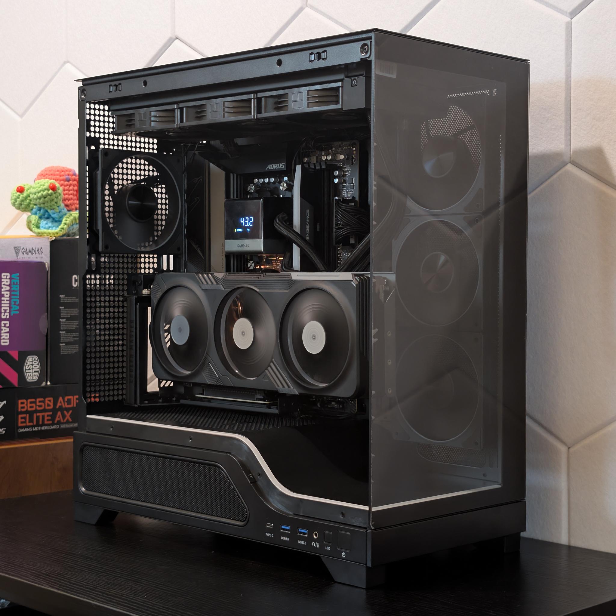 🪐🔥1440p Gaming Beast | RTX 4070Ti | Ryzen 7 7700X | 1TB SSD | 32GB RAM | WiFi 6 & Bluetooth🔥🪐
