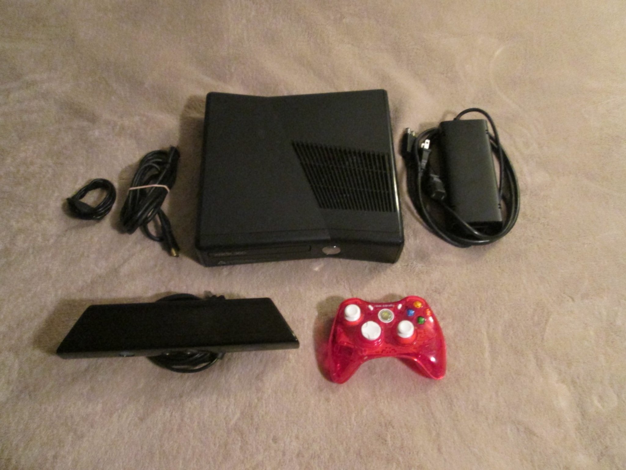 Xbox 360 Slim 120gb With Kinect And Accessories