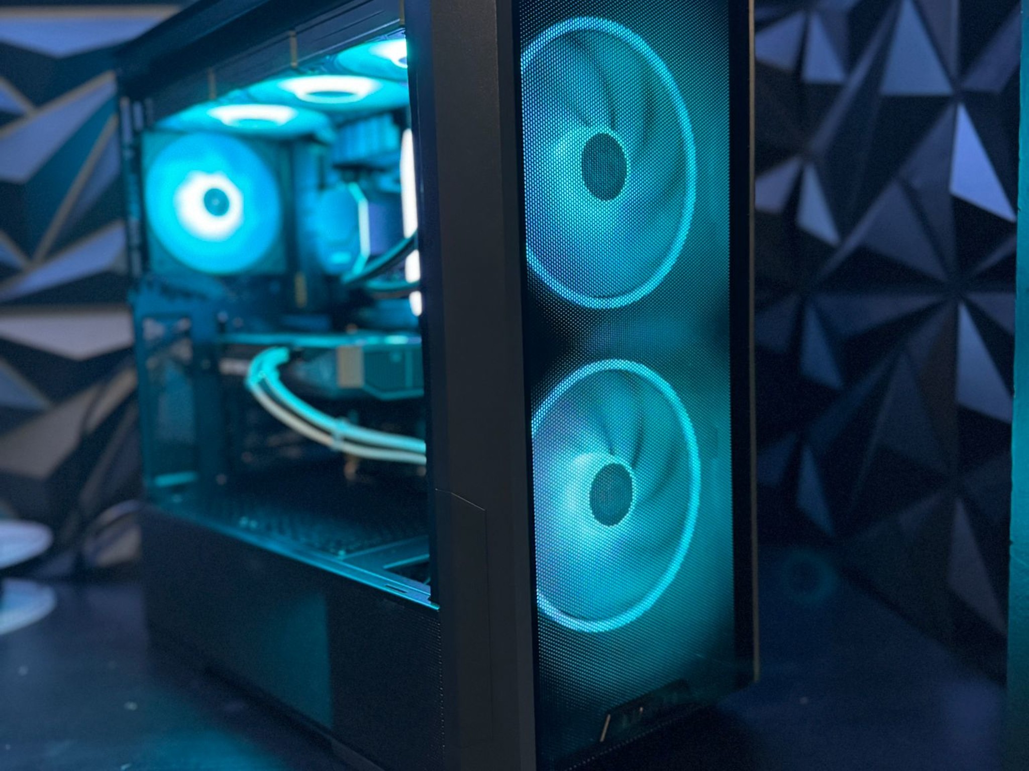 ⚡ Black Lightning Ti ⚫⚡Ryzen 5 7600X3D| 5060Ti 16 GB| 32 GB DDR5| 3 TB NVMe