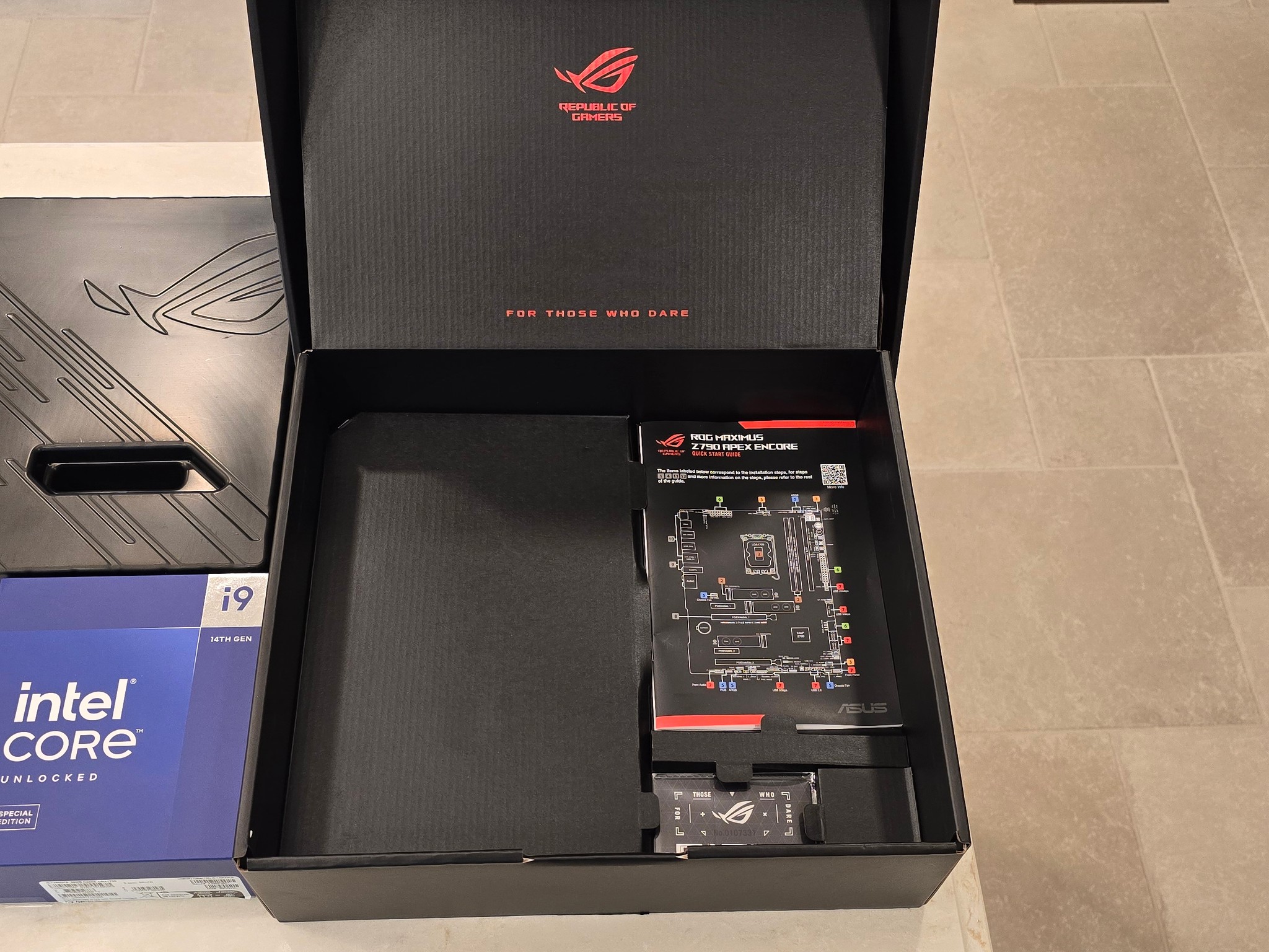 GOOD USED - Z790 APEX ENCORE w/ Intel 14900KS & G.SKILL  24 x 2 DDR5-8400 - WATERCOOLED