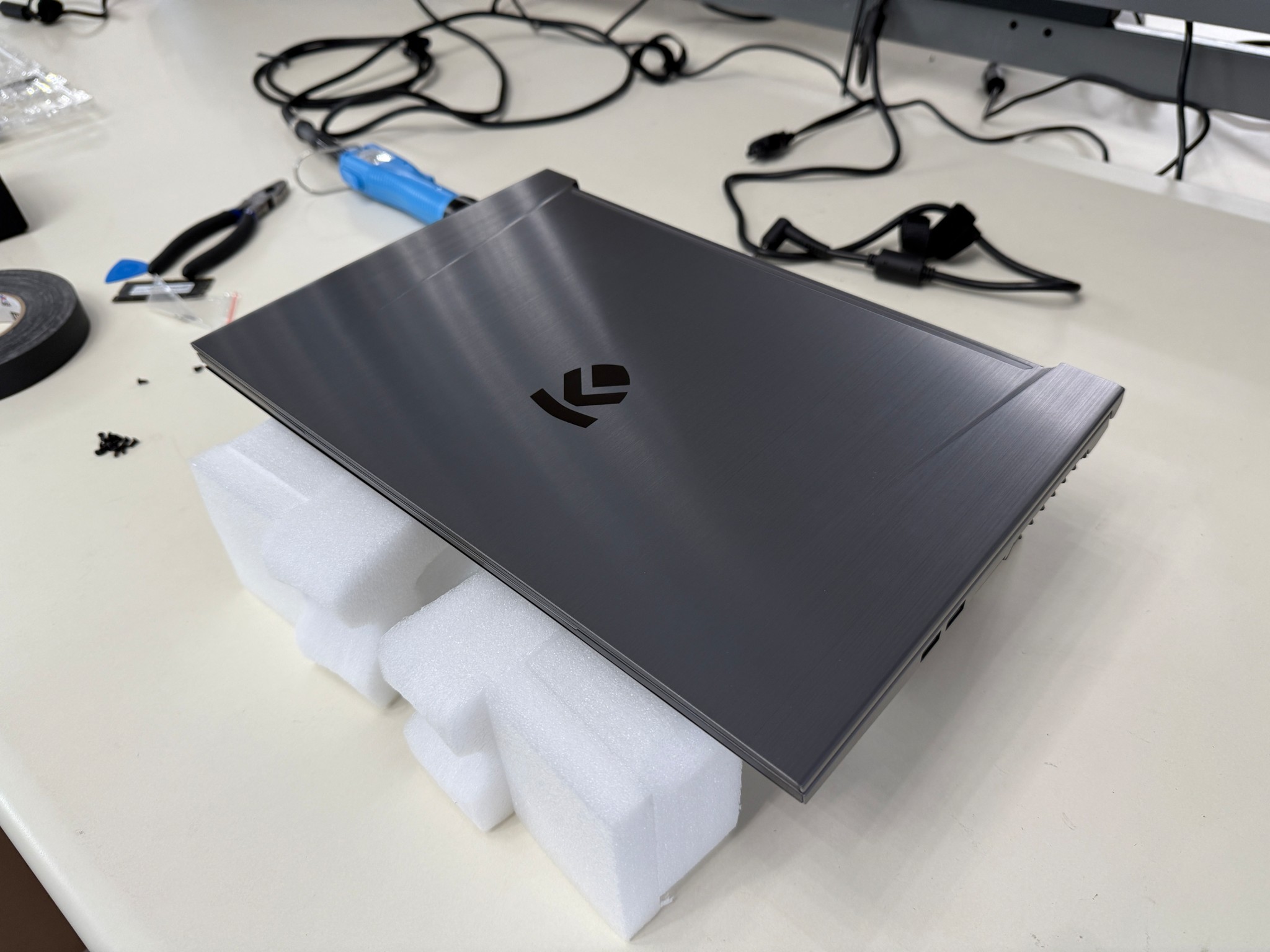 Eluktronics Mech-15 G2, Intel i7-9750H, GTX 1660Ti, 8GB Ram, 512GB SSD