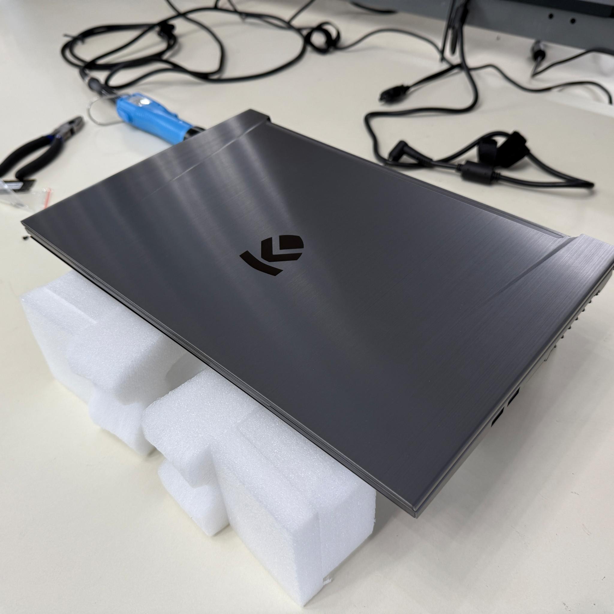 Eluktronics Mech-15 G2, Intel i7-9750H, GTX 1660Ti, 8GB Ram, 512GB SSD