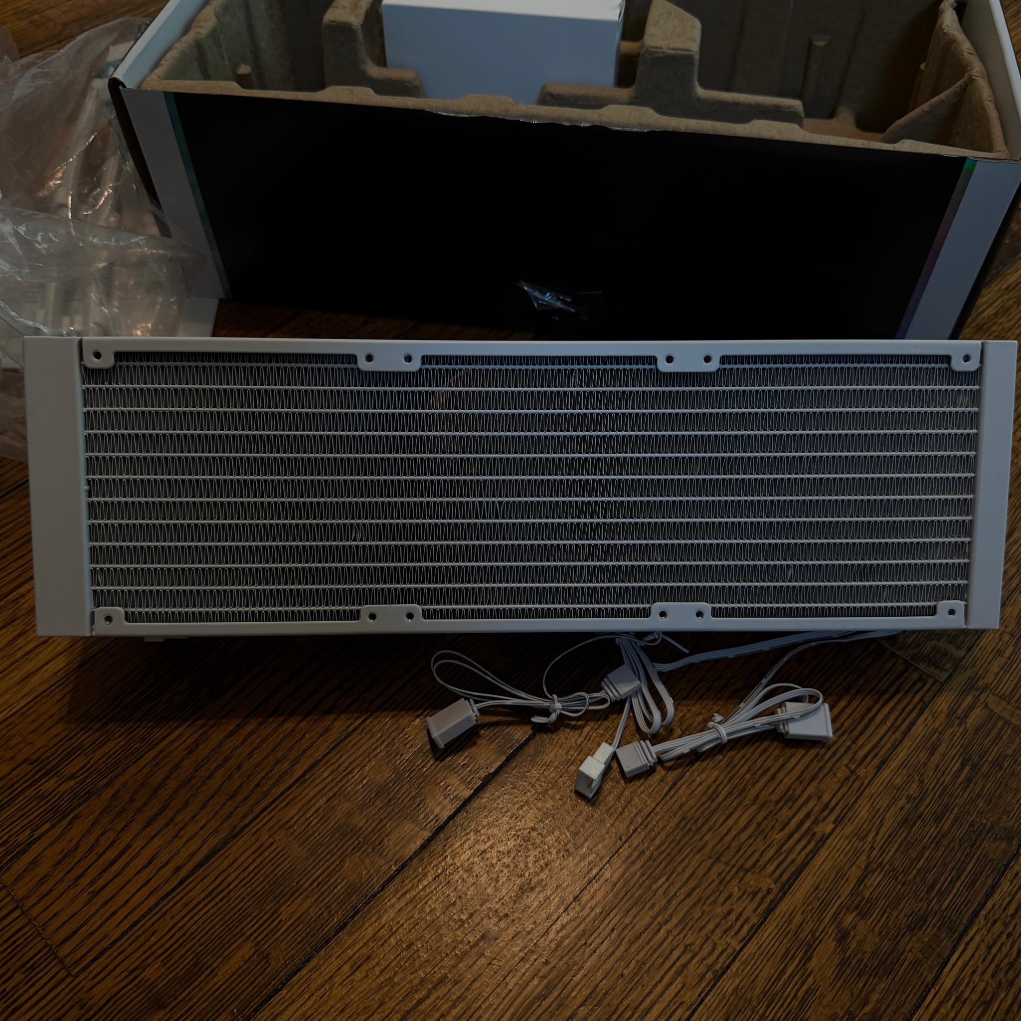 Open Box: Thermalright Frozen Warframe PRO 360 WHITE ARGB