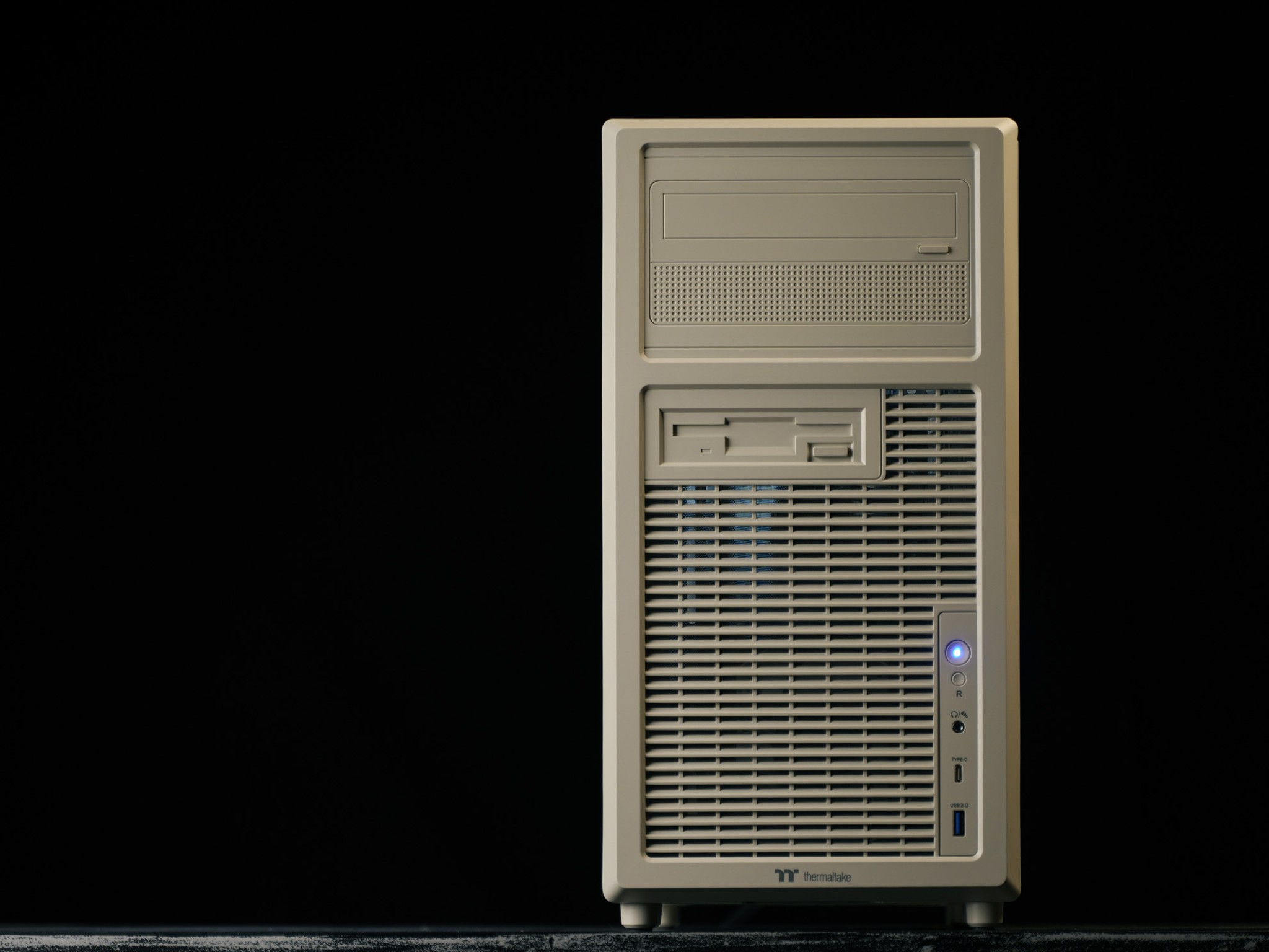\ SR-01 / RTX 4080 Super Aero Ryzen 7 7800X3D 2TB 32GB DDR5 Windows 11 Workstation Gaming PC