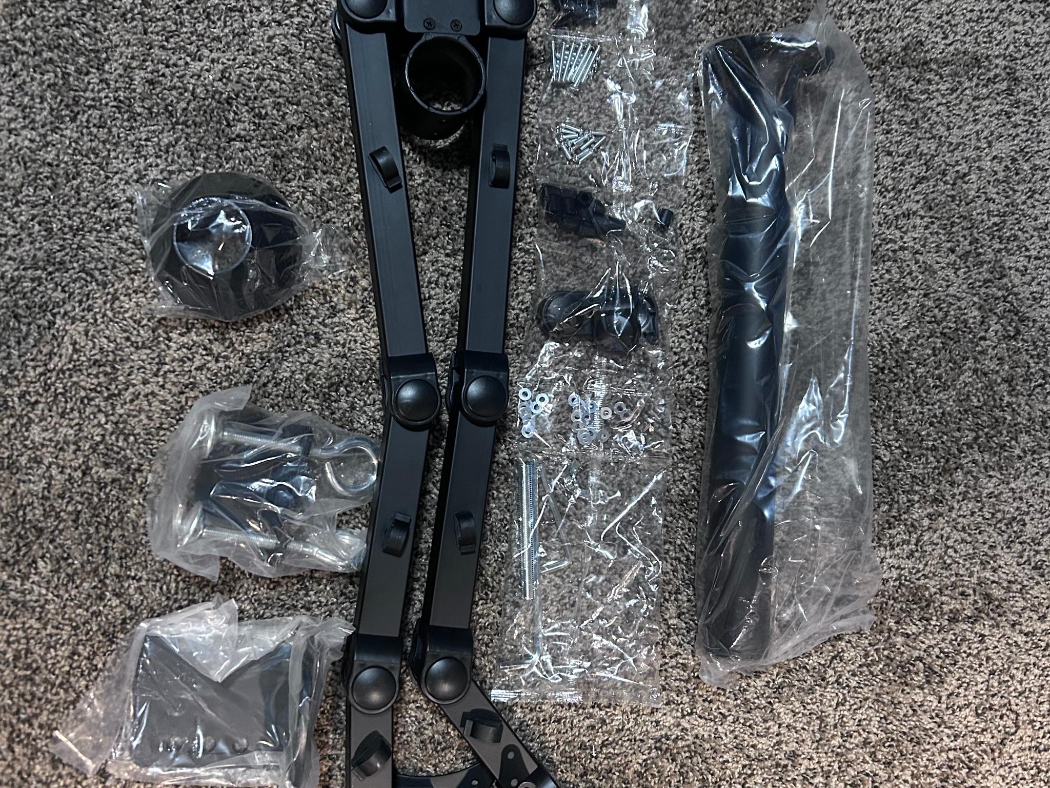 NEW - SIIG Triple Articulating Desk Mount for Monitors 13"- 27" (CE-MT0R12-S3)