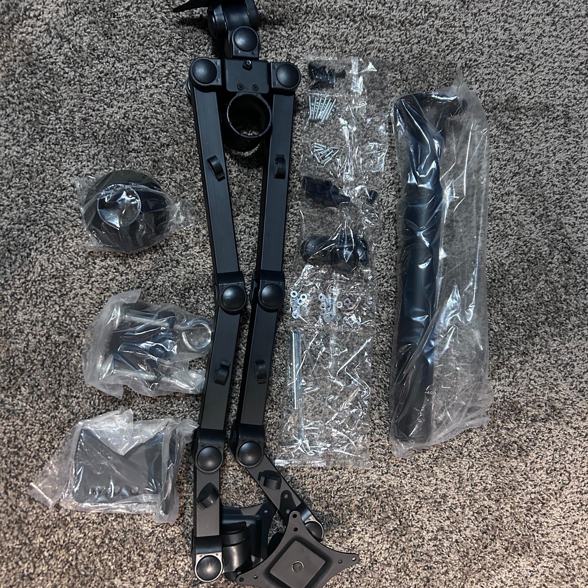 NEW - SIIG Triple Articulating Desk Mount for Monitors 13"- 27" (CE-MT0R12-S3)