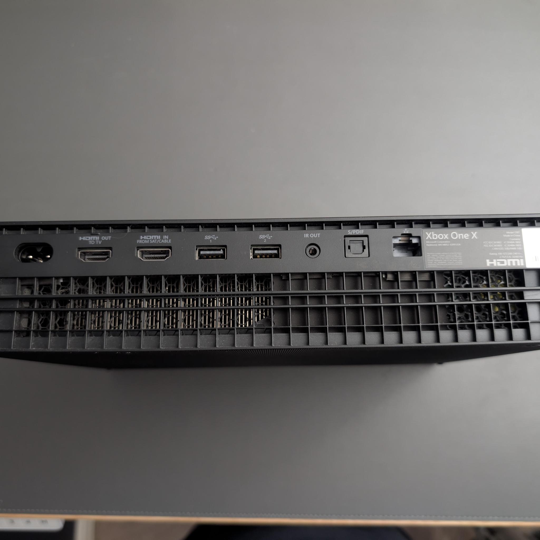 Xbox One X | Black