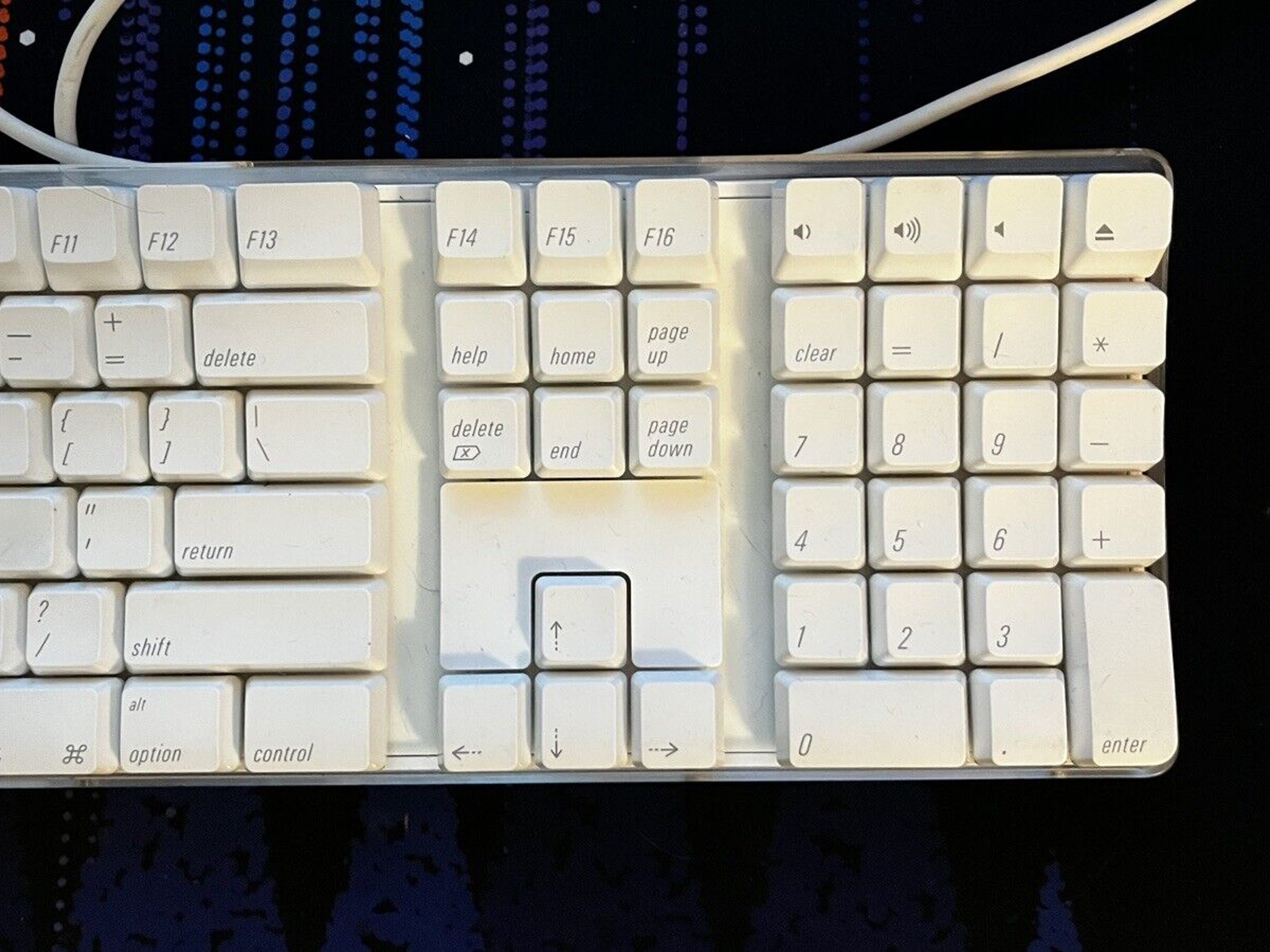 Apple OEM Wired Dual USB Keyboard Model A1048 White 2003 Tested and Working