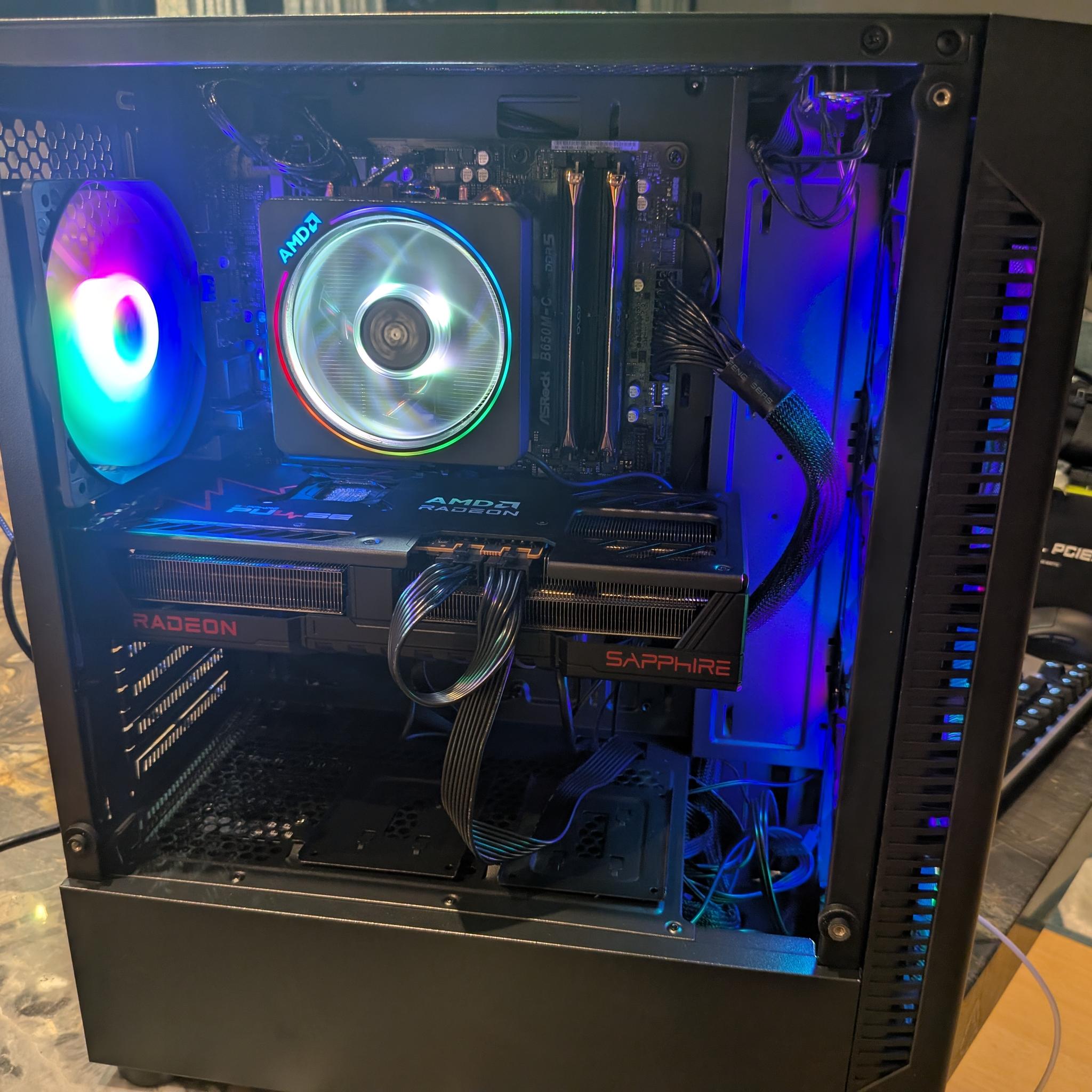 1440p Lightshow - RX 9070, Ryzen 5 7600, 32 GB DDR5, 2 TB Gen 4 NVME, RGB