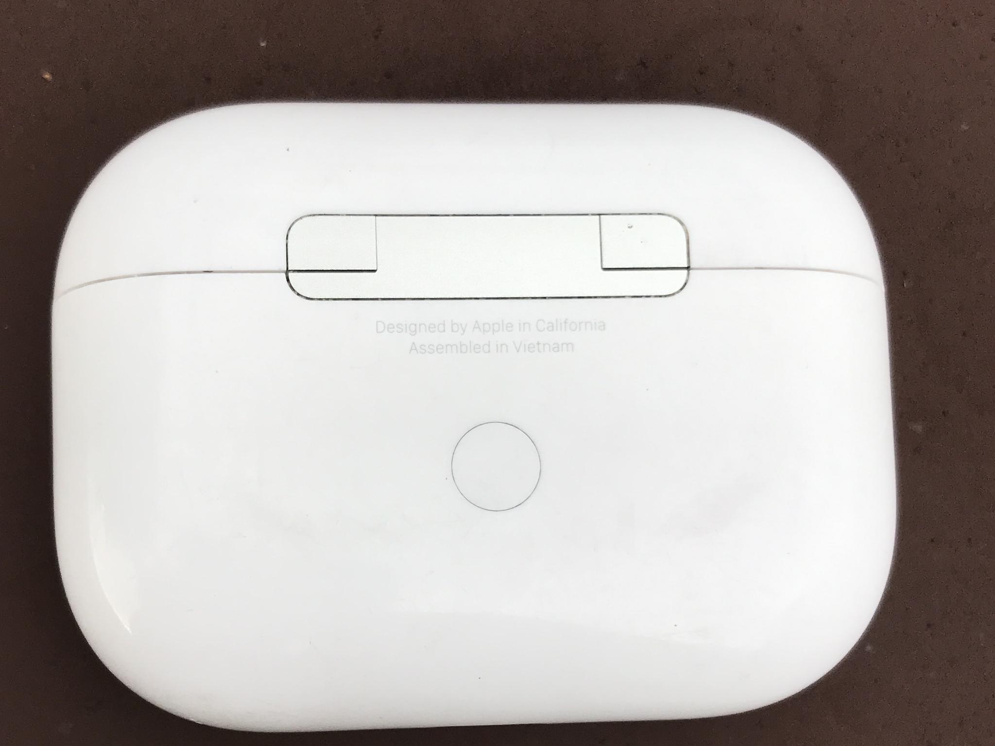 Apple AirPods Pro 1st Generation Wireless Earbuds Charging Case Only A2190