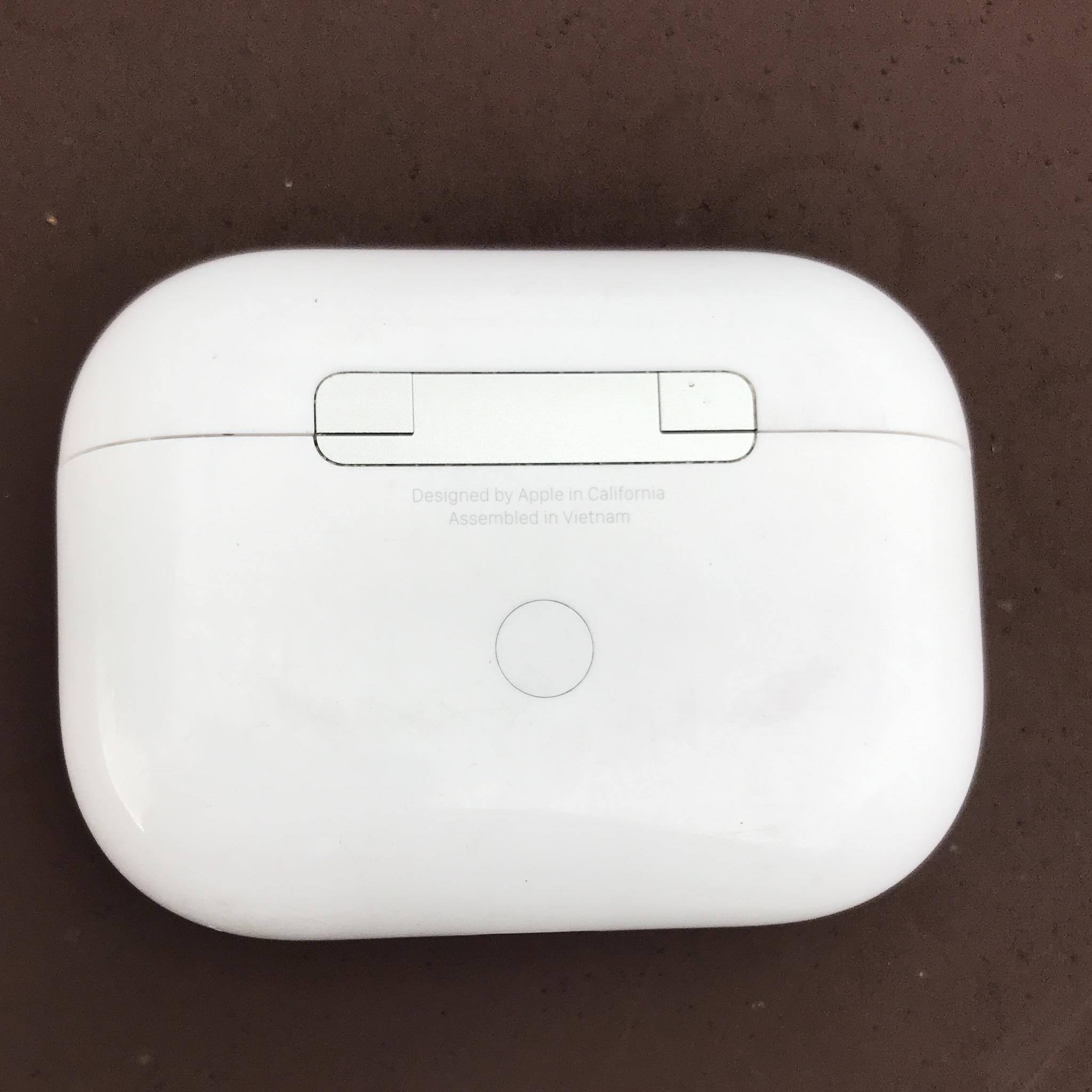 Apple AirPods Pro 1st Generation Wireless Earbuds Charging Case Only A2190