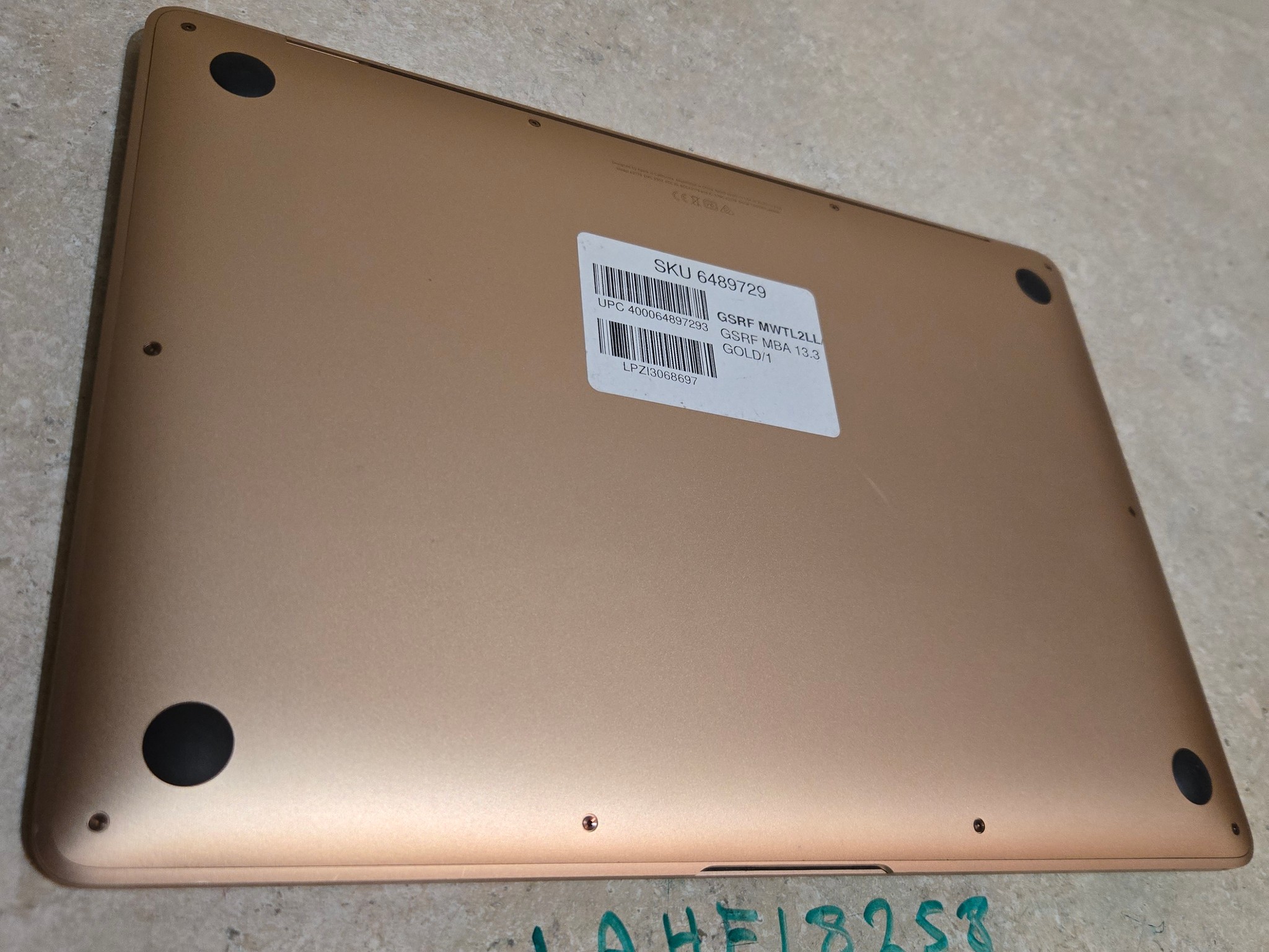 Apple Macbook Air 13 inch Laptop - 2020 - 256GB SSD - intel i3 - Model A2179