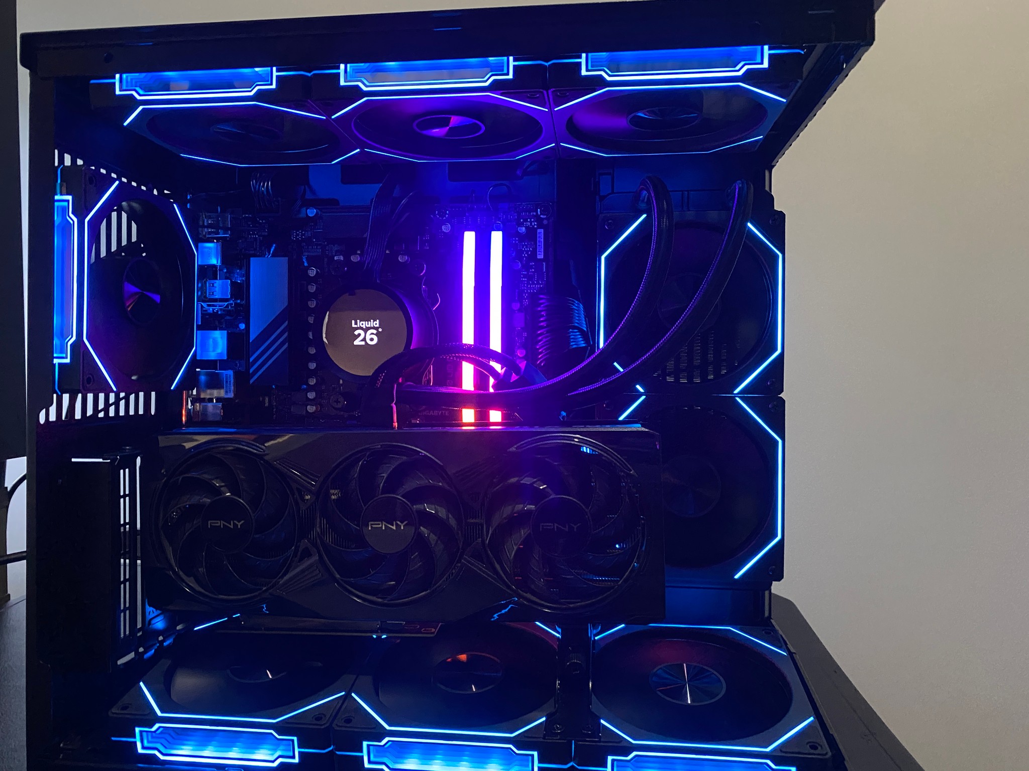Nvidia RTX 5070  | Ryzen 9600X | 32GB DDR5 RAM 6000MHz | 2TB SSD | WIN 11