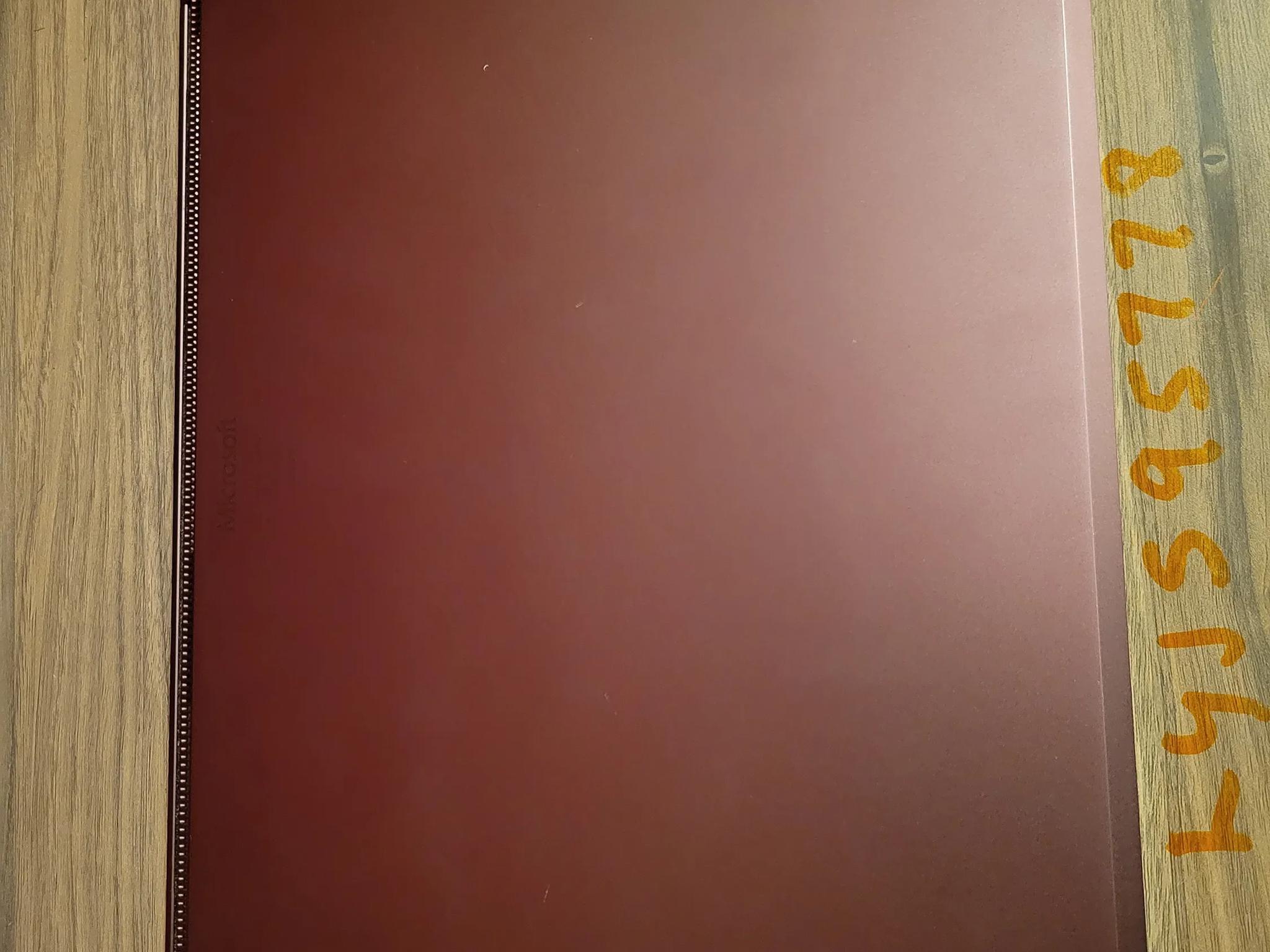 Microsoft Surface Laptop 2 - intel i7 - 256gb ssd - 13.5" 2k Touch Screen