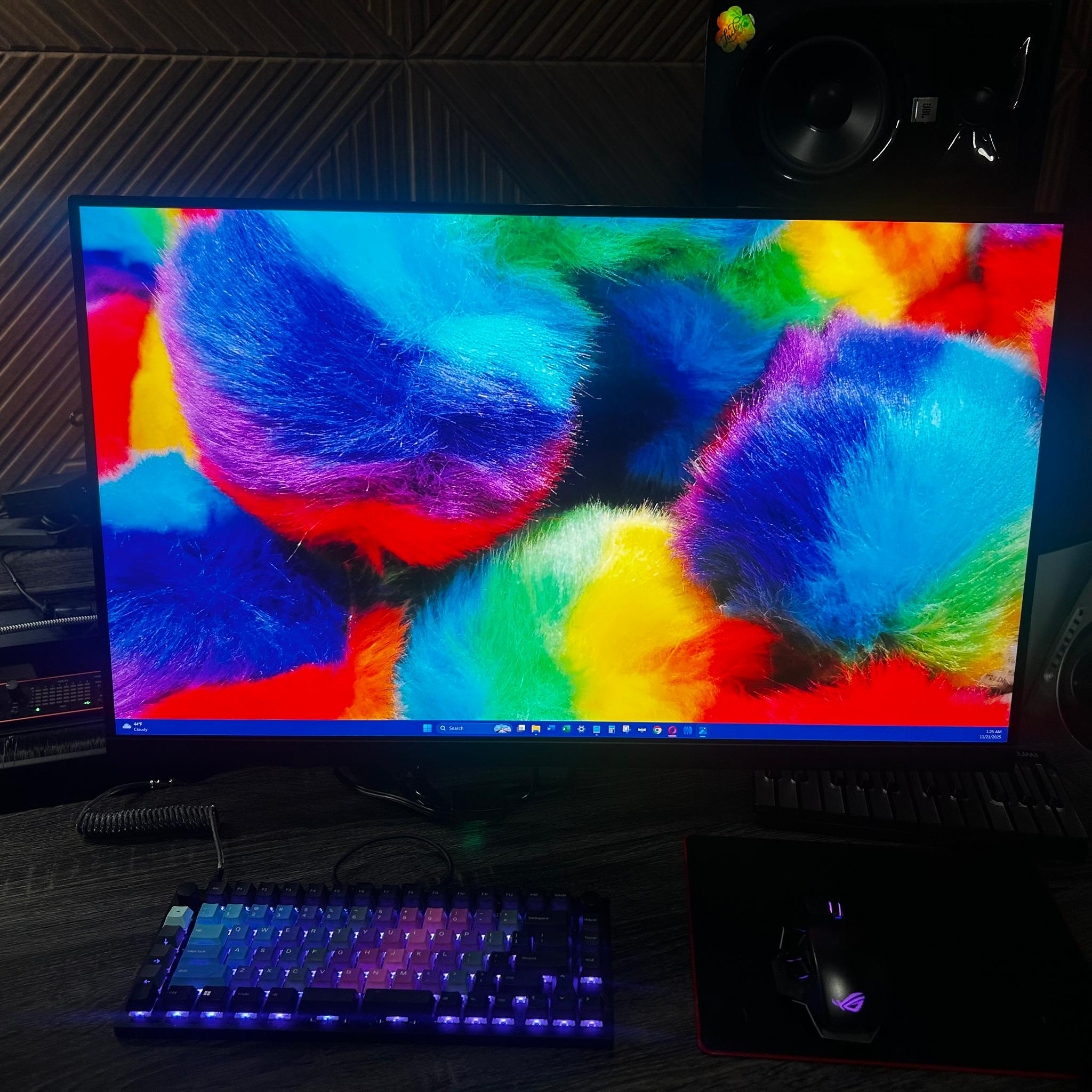 LG-UltraGear 32” (144hz) 4K (3840x2160) Gaming Monitor with NVIDIA® G-SYNC® Compatible