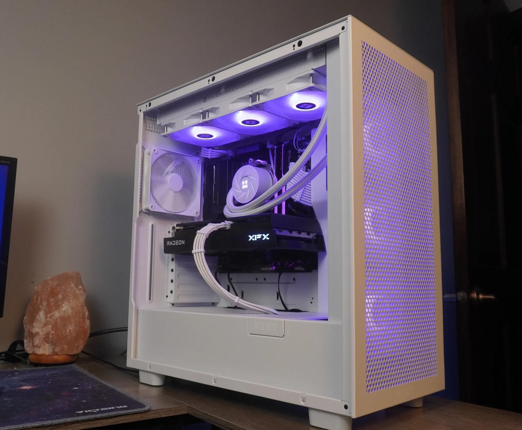 🤍ARCTIC🤍 PRICE TO PERFORMANCE 💪 1440p/1080p MACHINE  🧡RX 9060XT 16GB 🧡 Ryzen 5 9600x | 2TB NVME