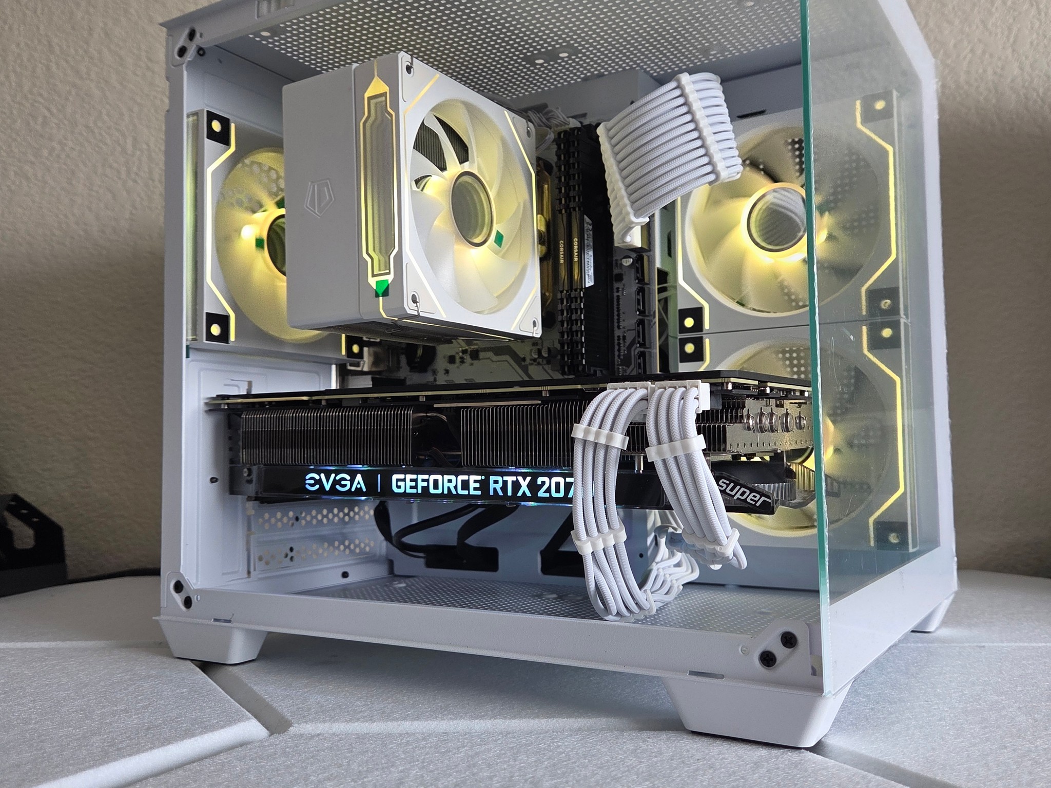 2070 super White and black gaming Pc 🤍! !440p and 1080p beast🤍❄️⛄WIFI