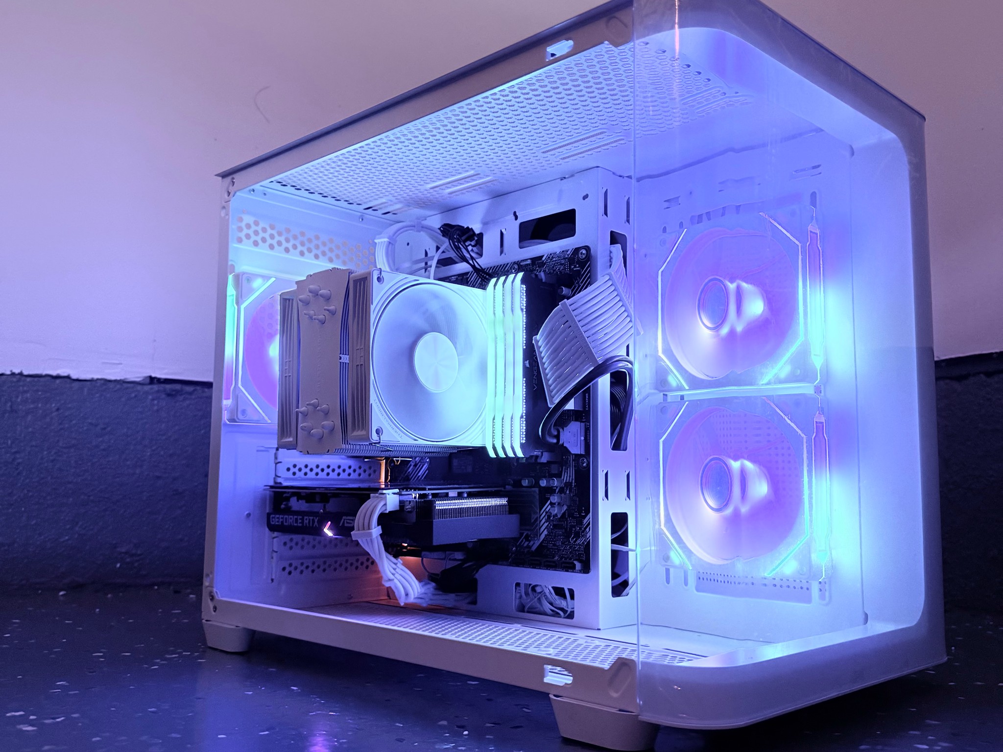 🌕"Moonlit Glacier"❄️ | 1440p Gaming | Ryzen 7 5800X | RTX 3060 12GB | 32GB Ram | 1TB+1GB Dram SSD