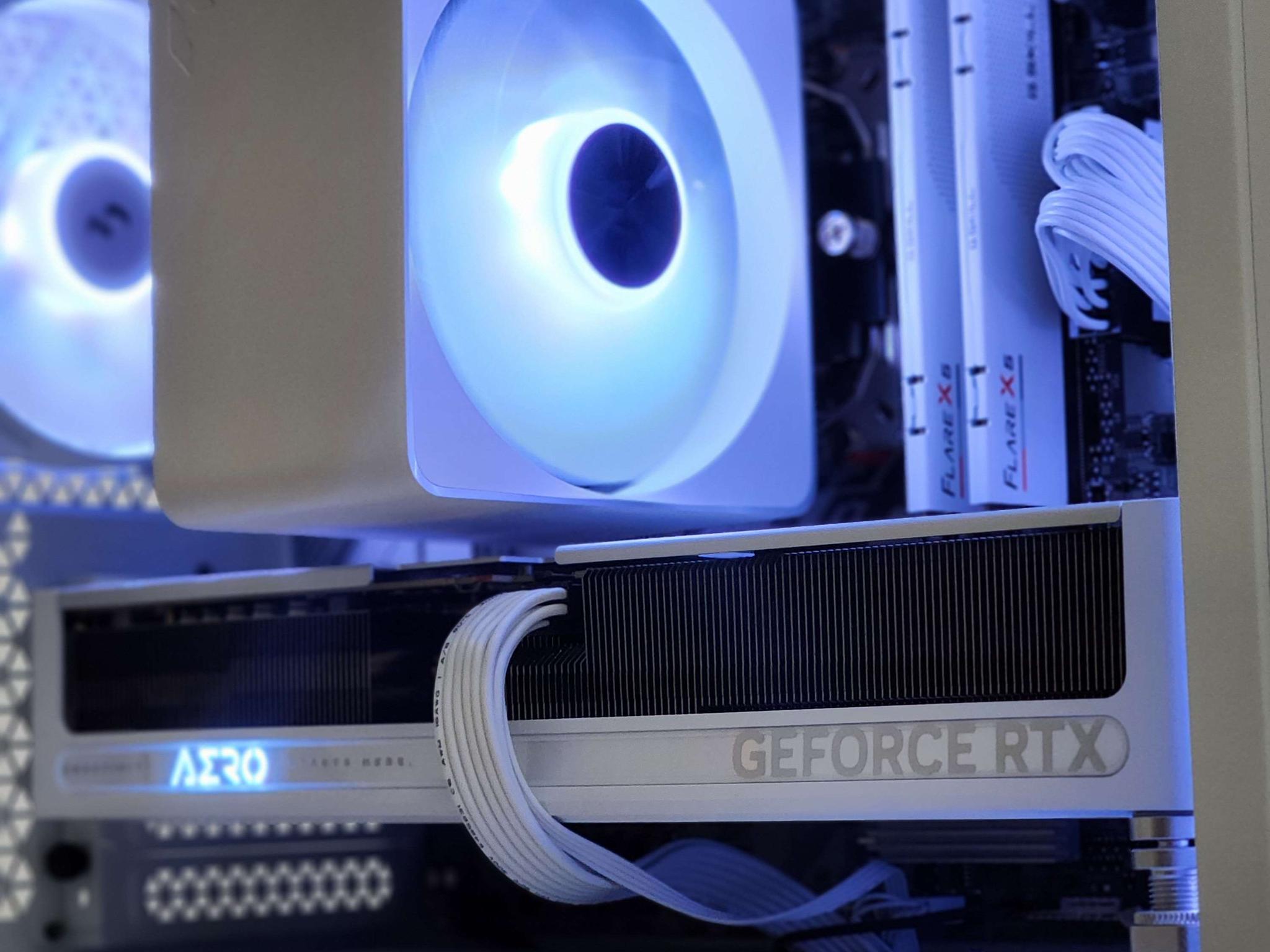 🍀RTX 5070 | Ryzen 7 7700X | 32GB DDR5 | 2TB NVMe | WiFi | Windows 11