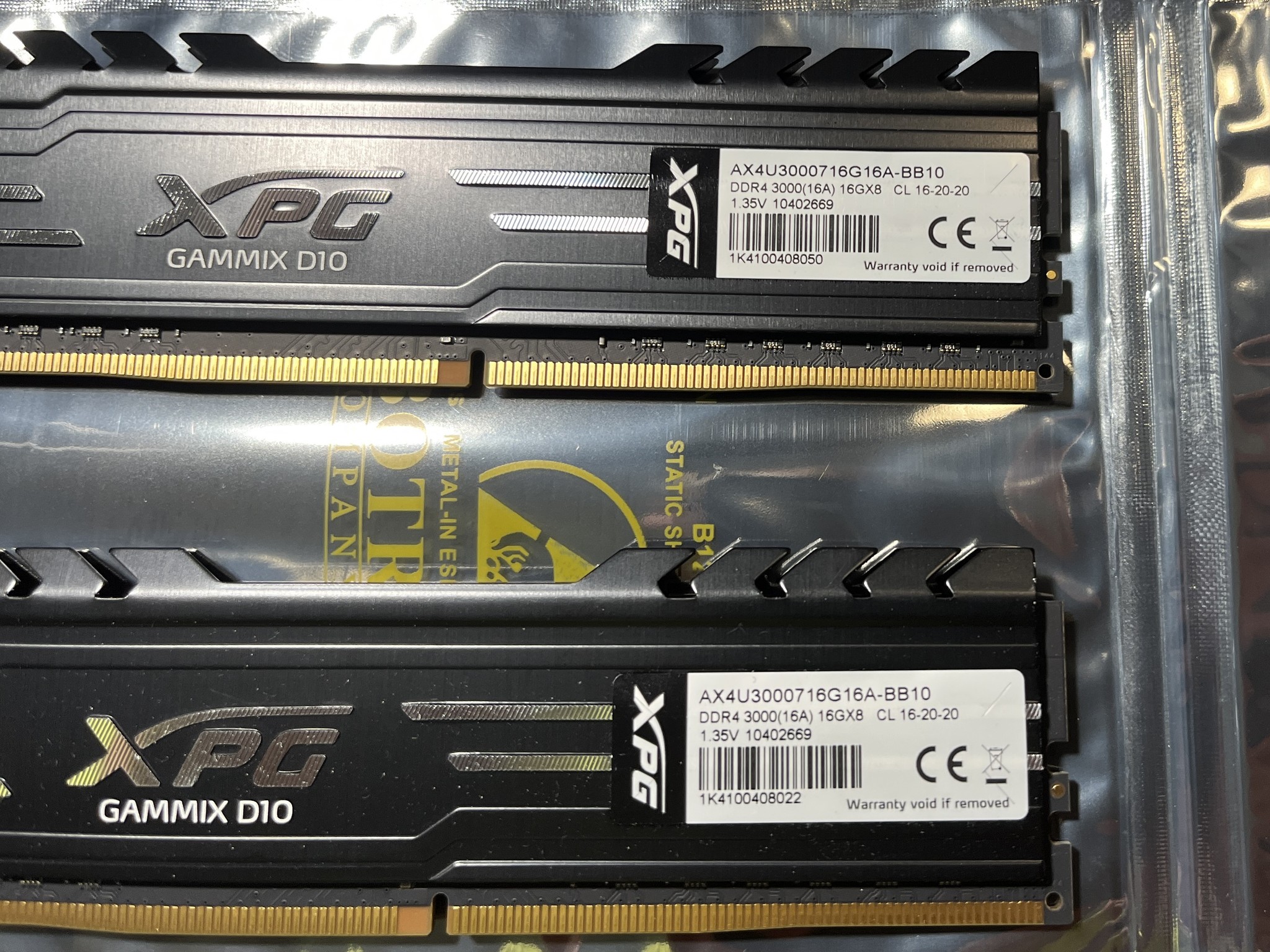 XPG GAMMIX D10 32GB (2x16GB) DDR4 RAM 3000MHz (AX4U32000716G16A-BB10)