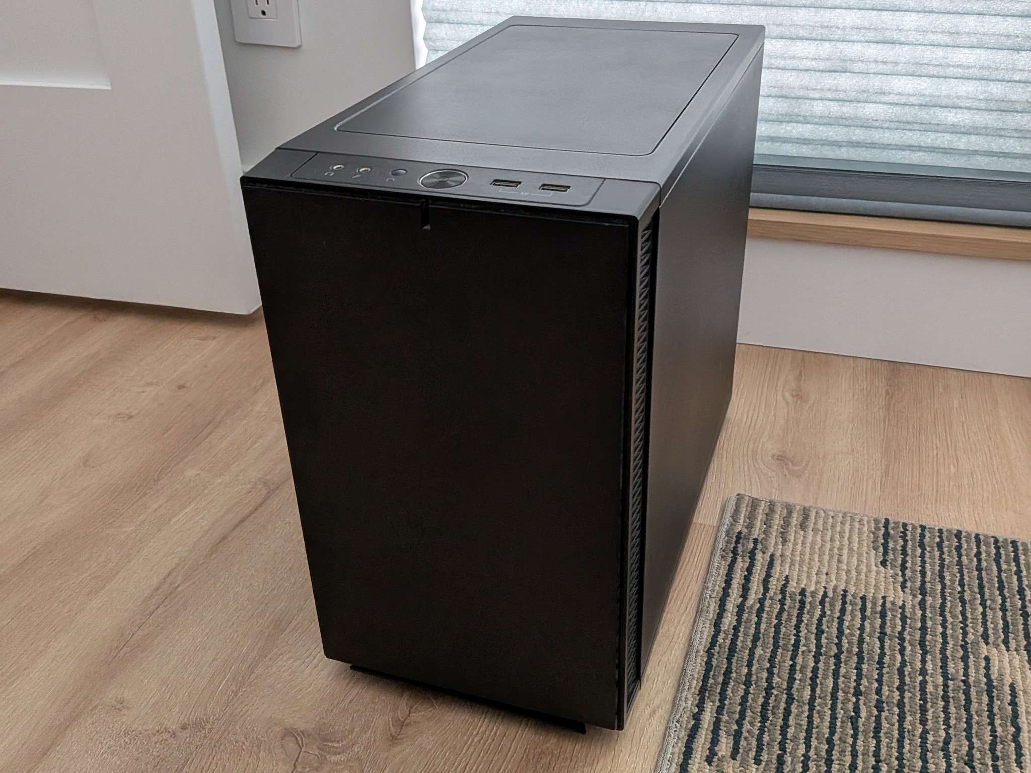 Fractal Define Nano S Window