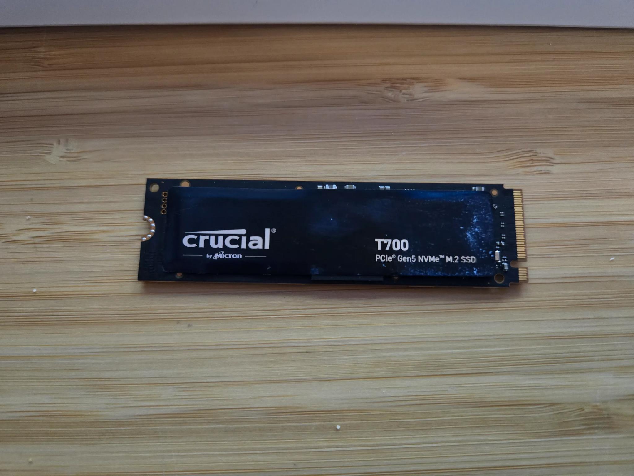 2TB Gen5 NVMe Crucial T700 M.2 SSD - Up to 12,400 MB/s