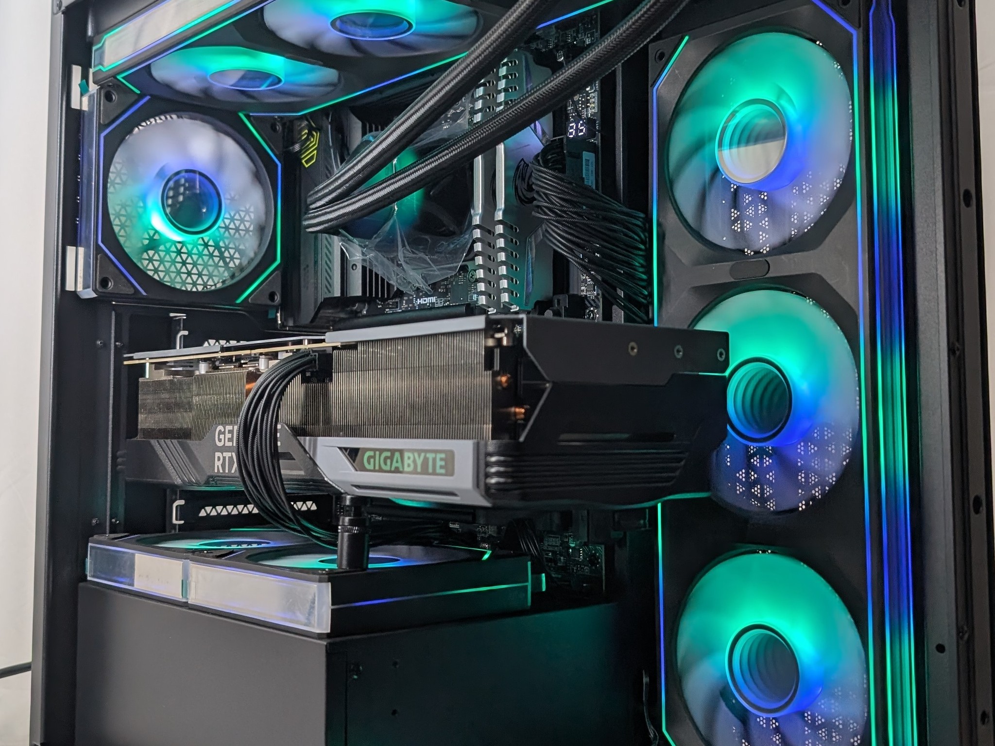 RTX 4080 | RYZEN 7 9800X3D | 32GB DDR5 | 2TB NVME | 850W PSU | 360MM AIO