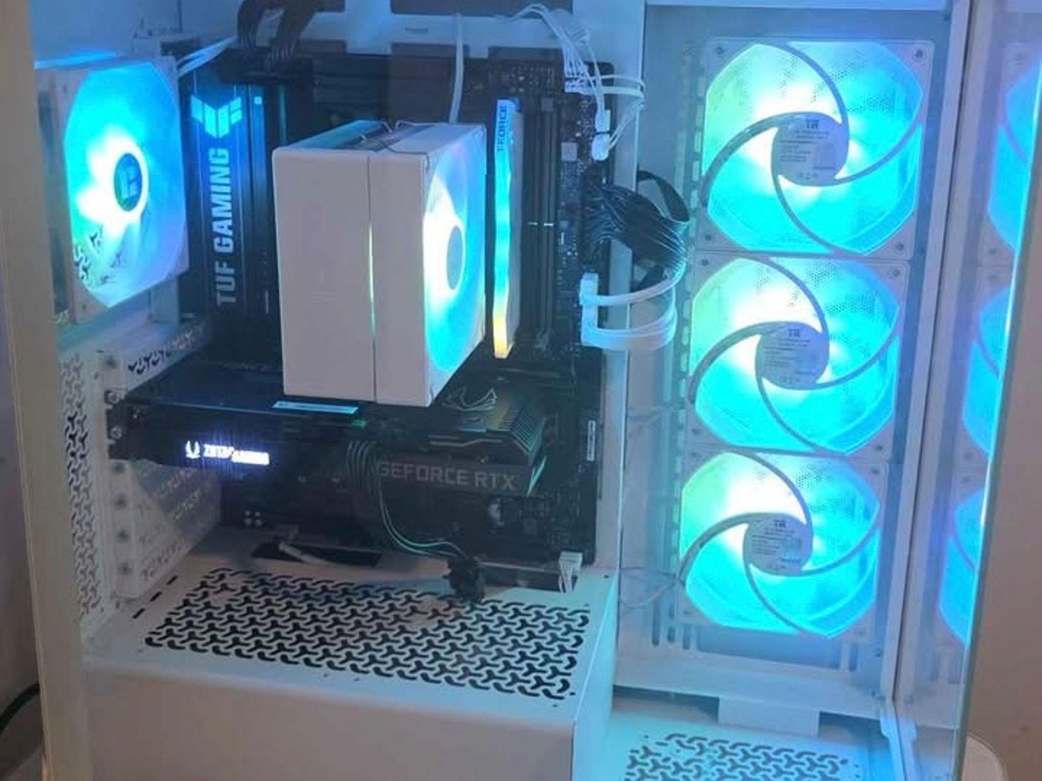 GeForce RTX 3060 Ti Custom Gaming PC - Ryzen 5 8400F