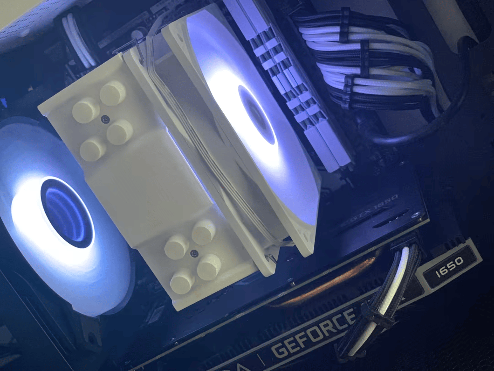 Entry Level White/Black Gaming PC (i5 6600 + GTX 1650)