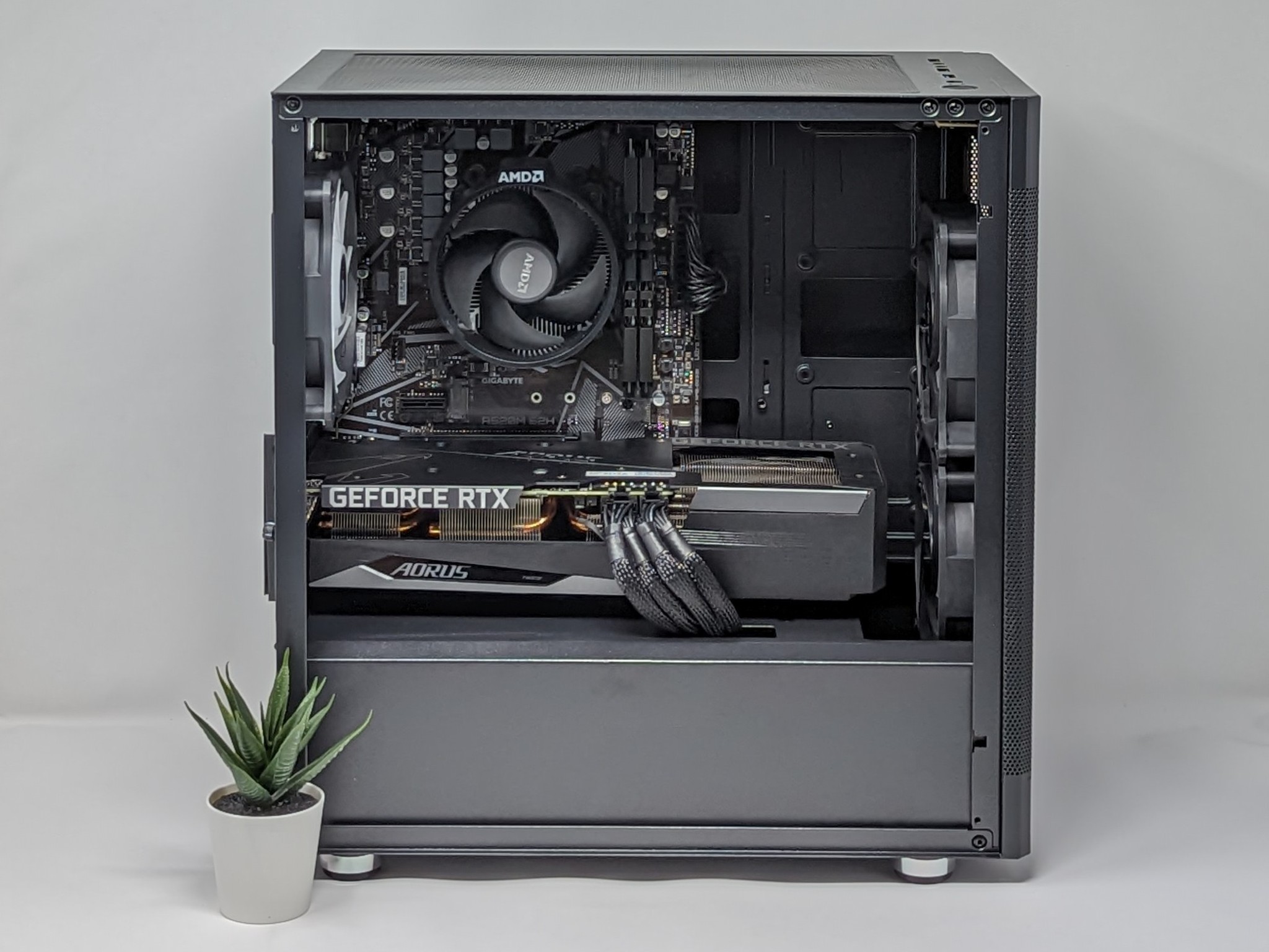 Sleek RTX Whisperer | Nvidia RTX 3060 | Ryzen 5 5500 | 16gb RAM | MSI M461 1TB Gen 4 NVMe SSD