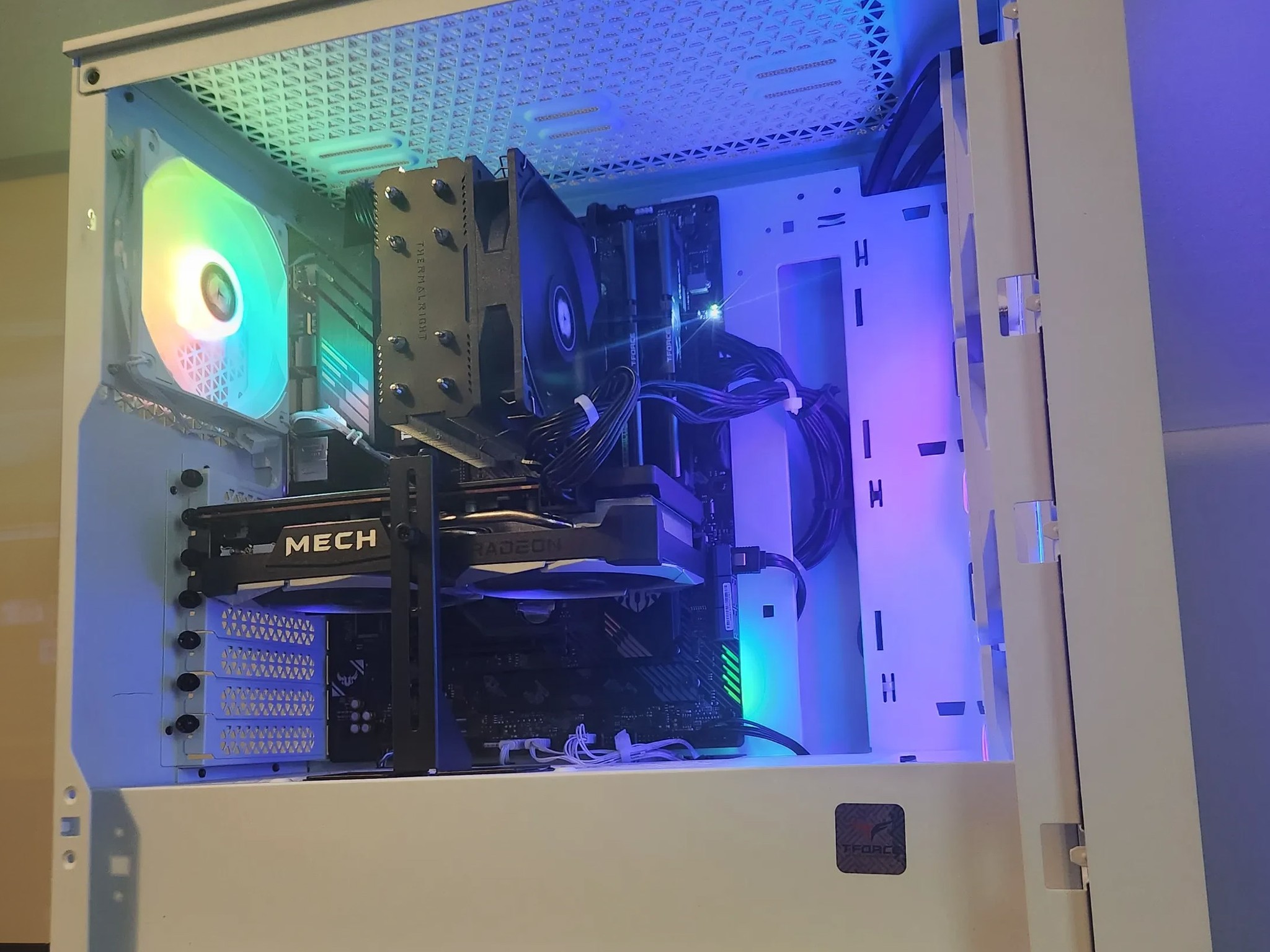 Great 1080p Gaming Driven by Ryzen and Radeon RX6600!