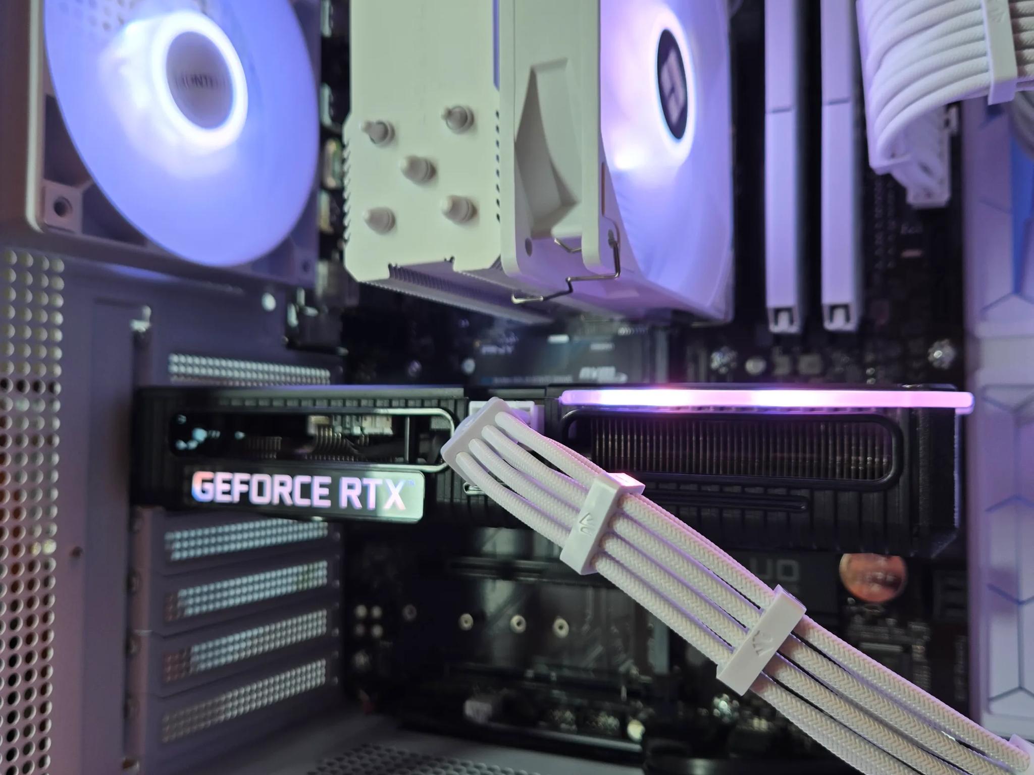 3060 TI RYZEN 5 WHITE GAMING PC