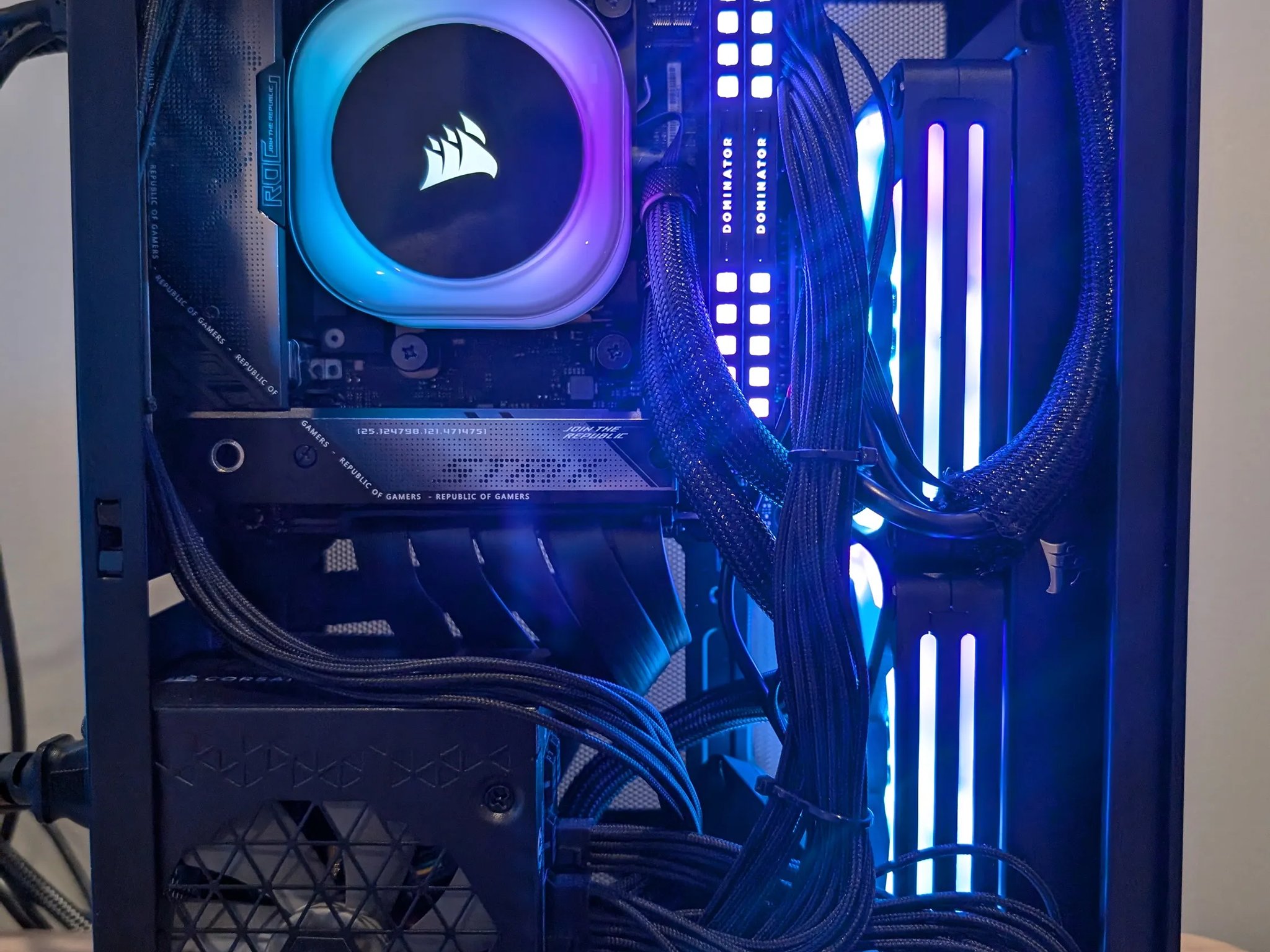 Mini-ITX SFF Ryzen 9 7950X, 64GB RAM 6000MHz , 850watt SFF PSU