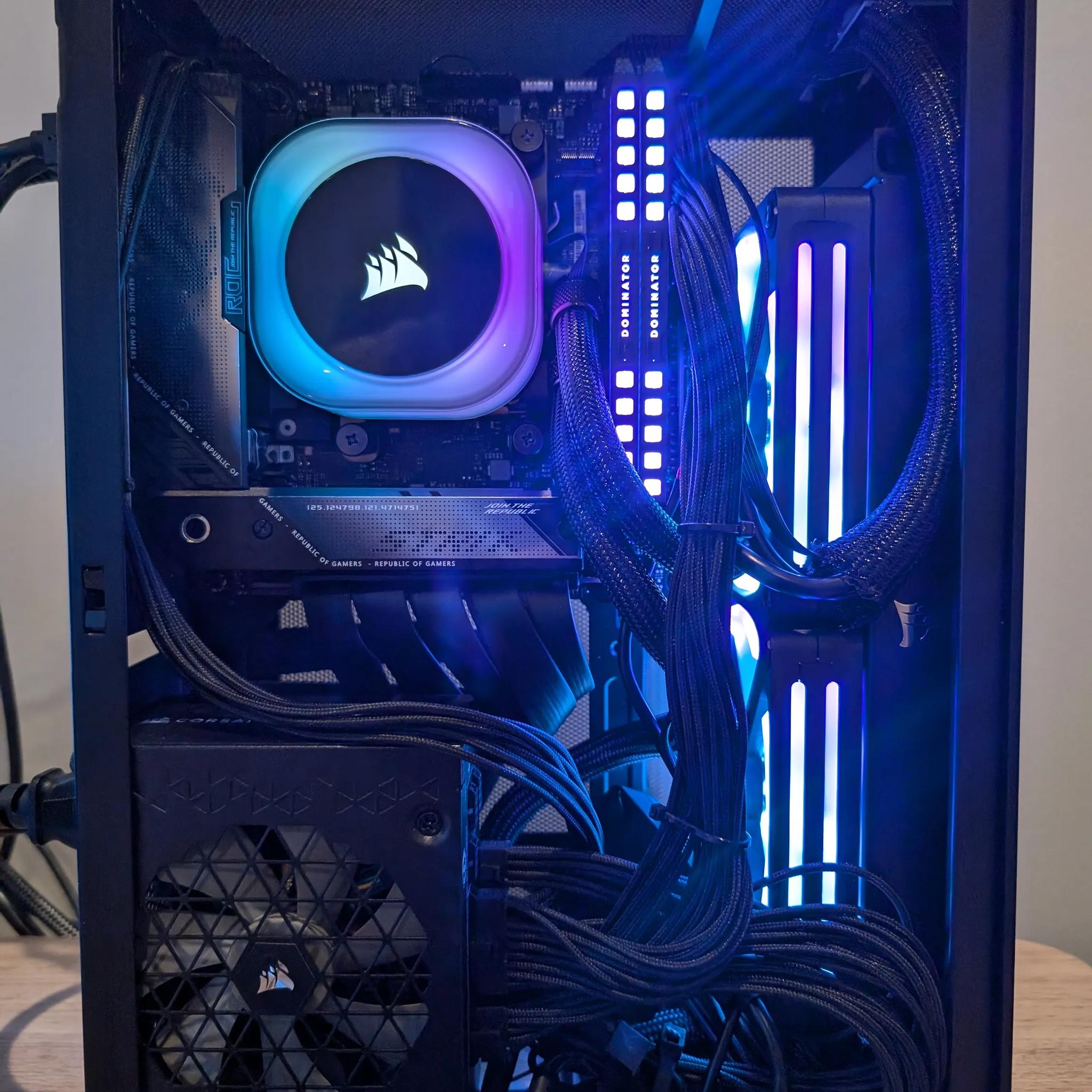 Mini-ITX SFF Ryzen 9 7950X, 64GB RAM 6000MHz , 850watt SFF PSU
