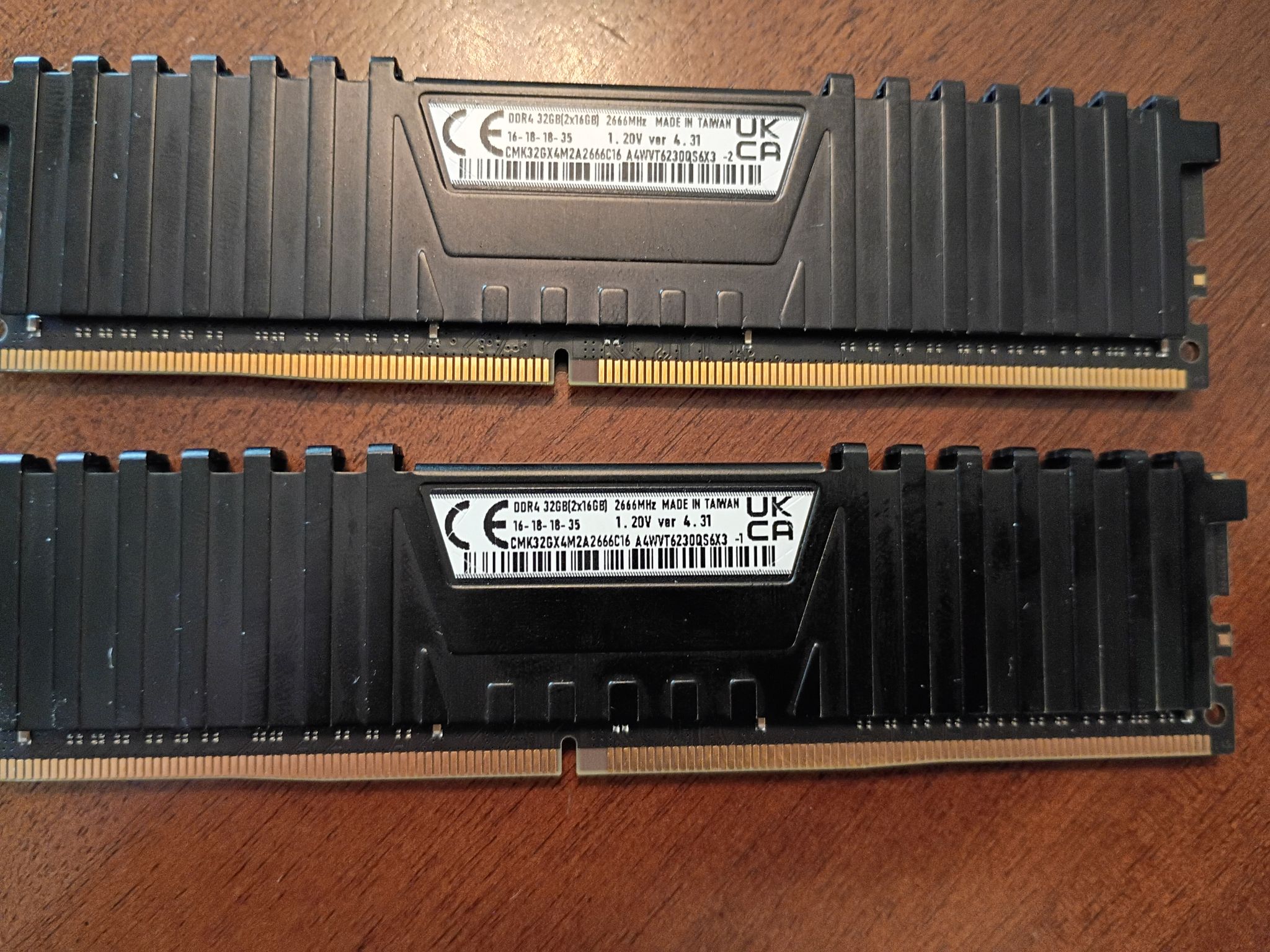 Corsair Vengeance LPX 32GB (2x16GB) DDR4 2666MHz CL16 RAM Kit – Black
