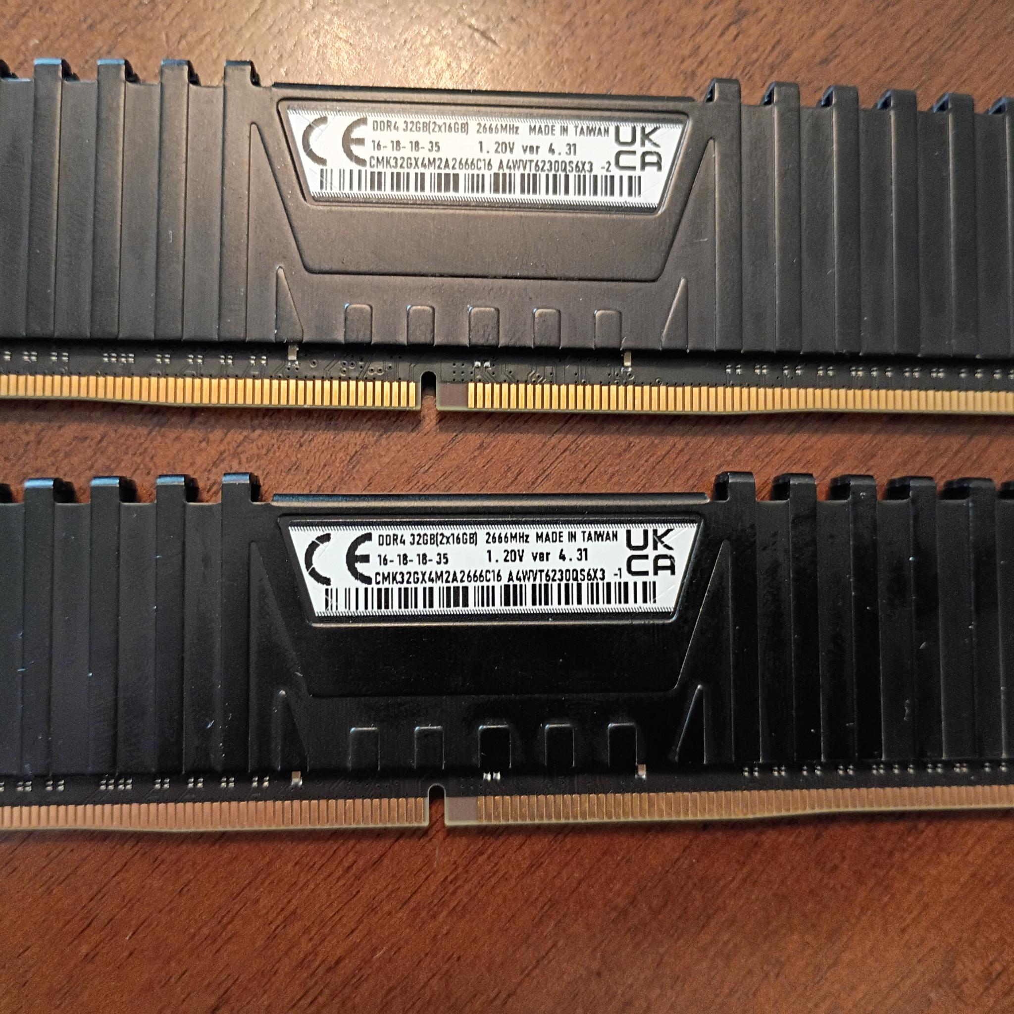 Corsair Vengeance LPX 32GB (2x16GB) DDR4 2666MHz CL16 RAM Kit – Black